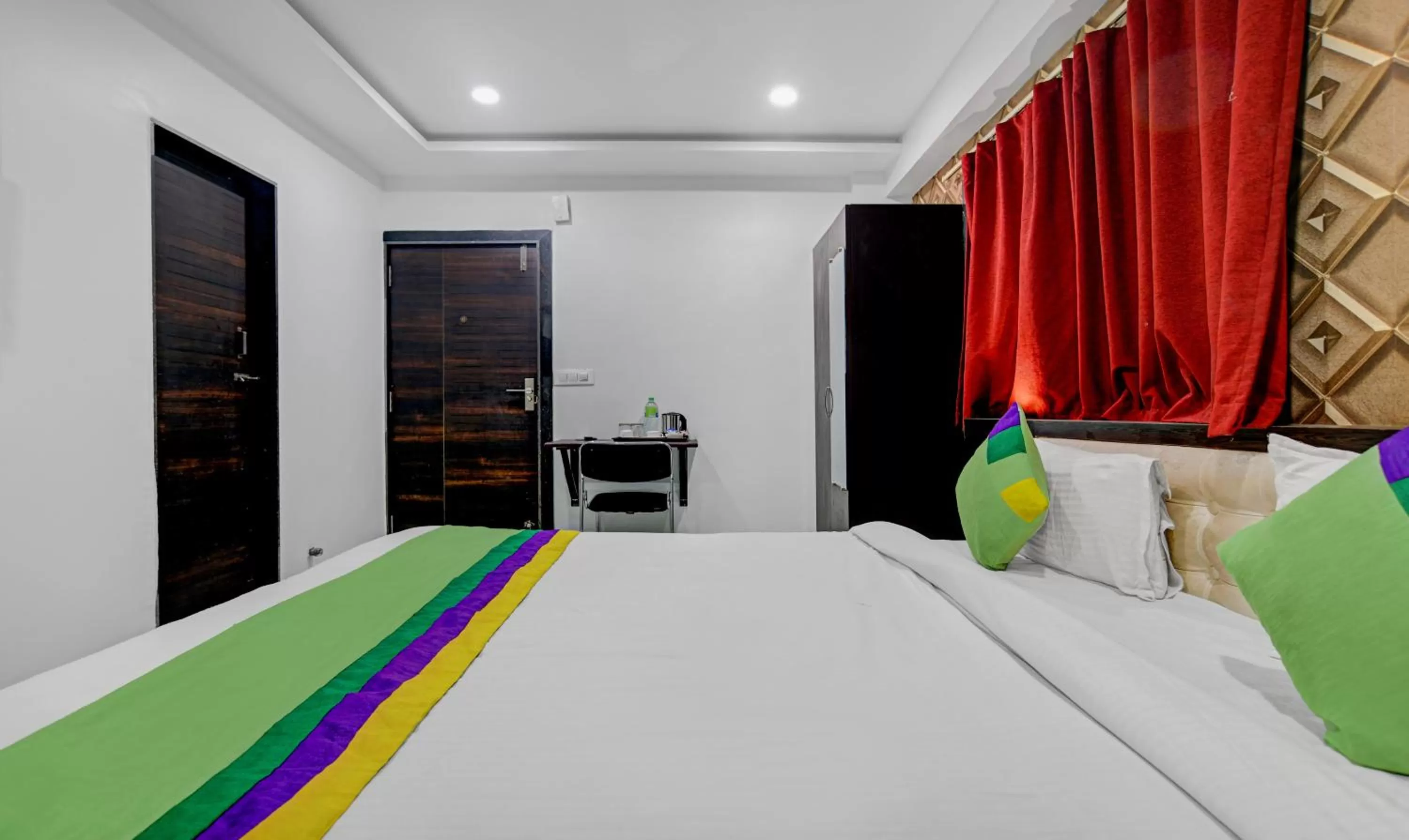 Bed in Treebo Trend A5