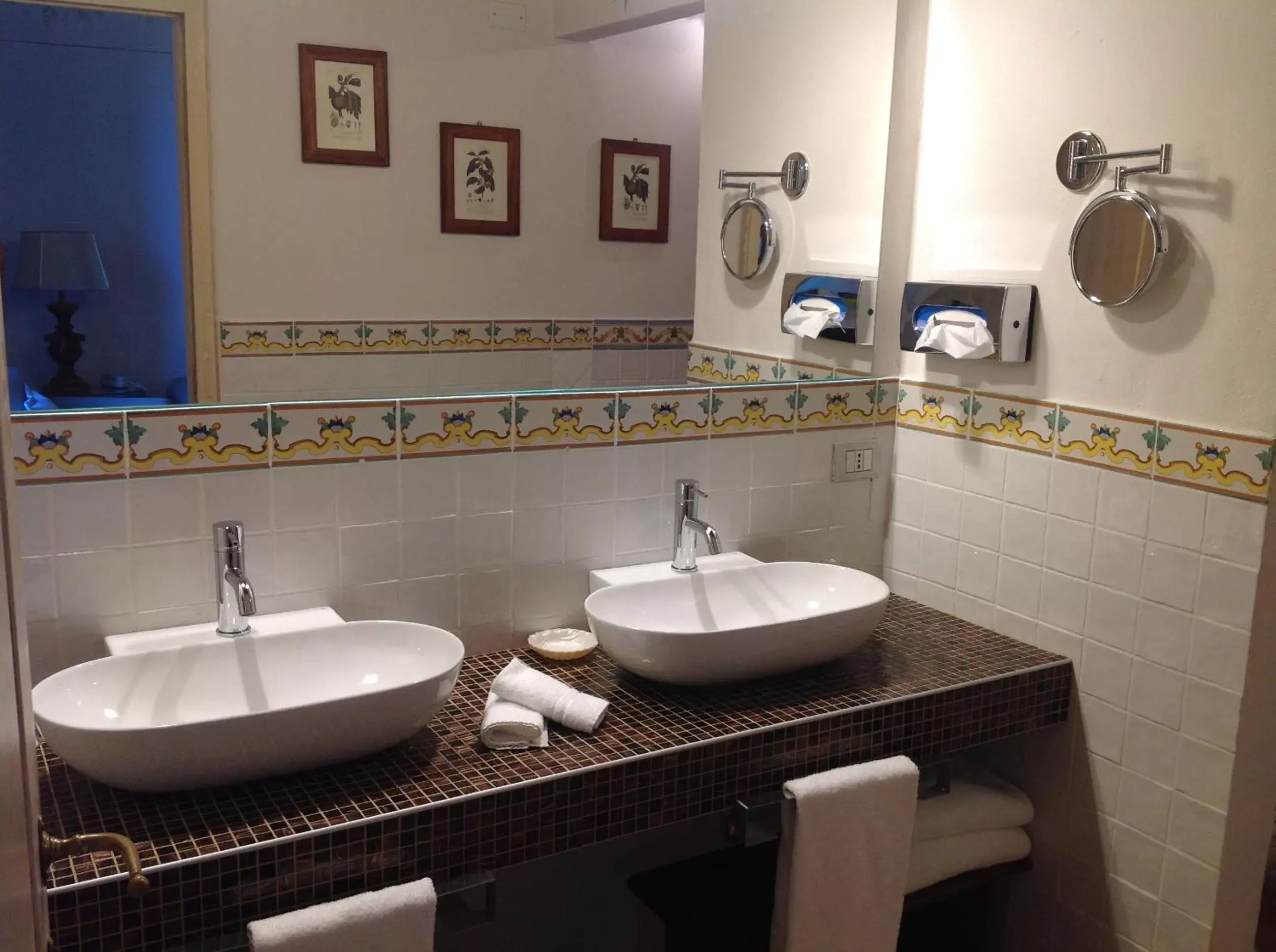 Bathroom in Villa Curina Resort