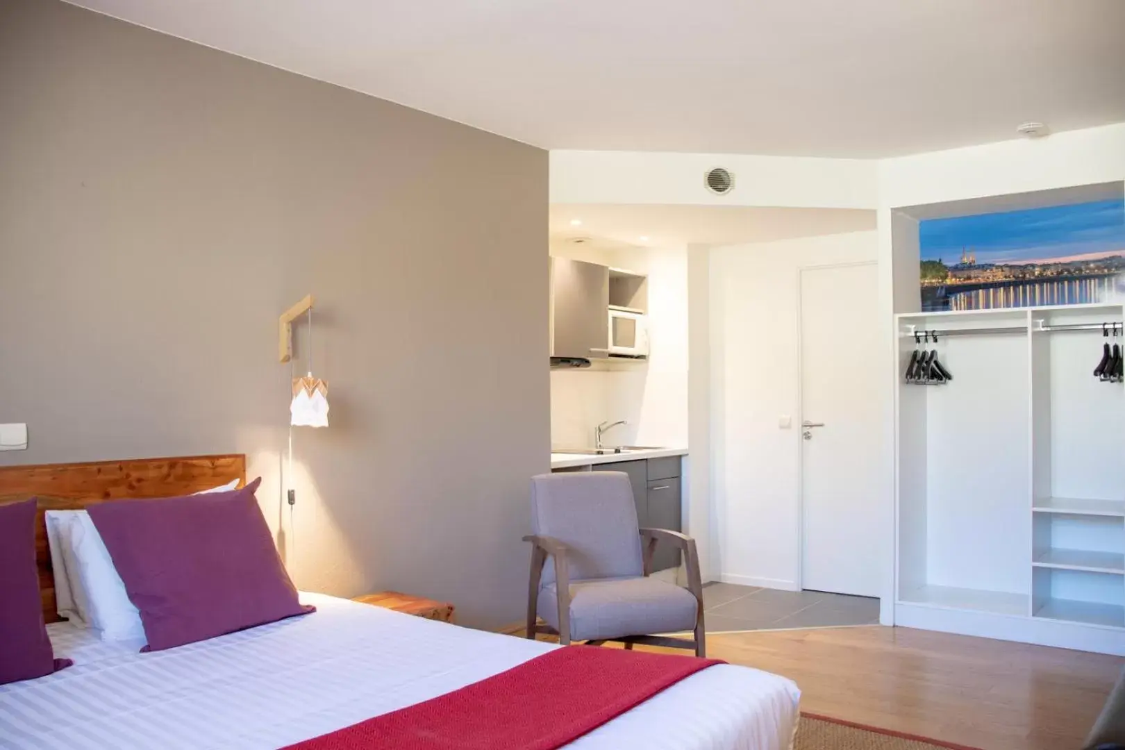 Bed in Victoria Garden Bordeaux Centre Bed in Victoria Garden Bordeaux Centre