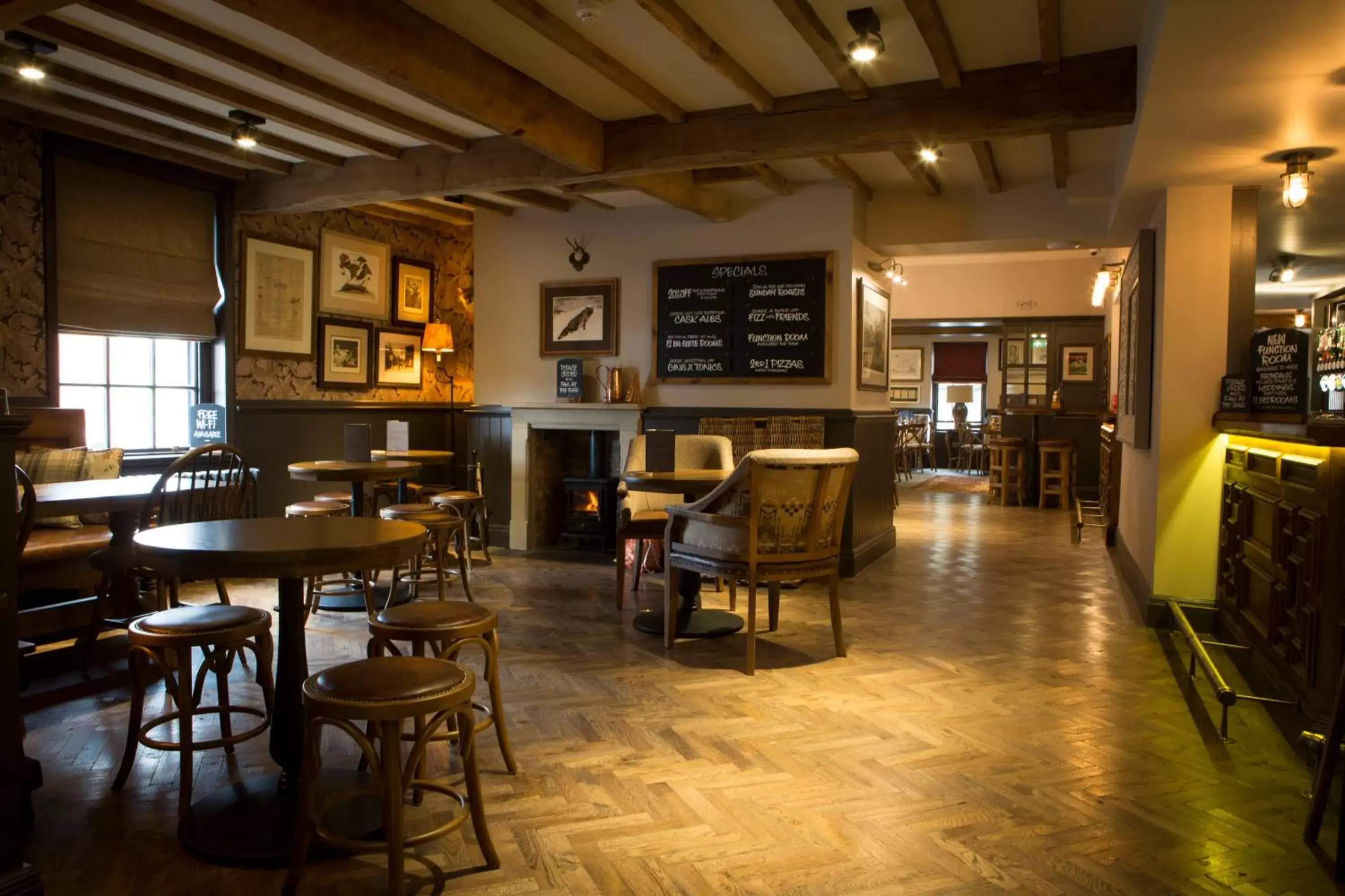 Restaurant/Places to Eat in Wynnstay Arms, Ruabon, Wrexham