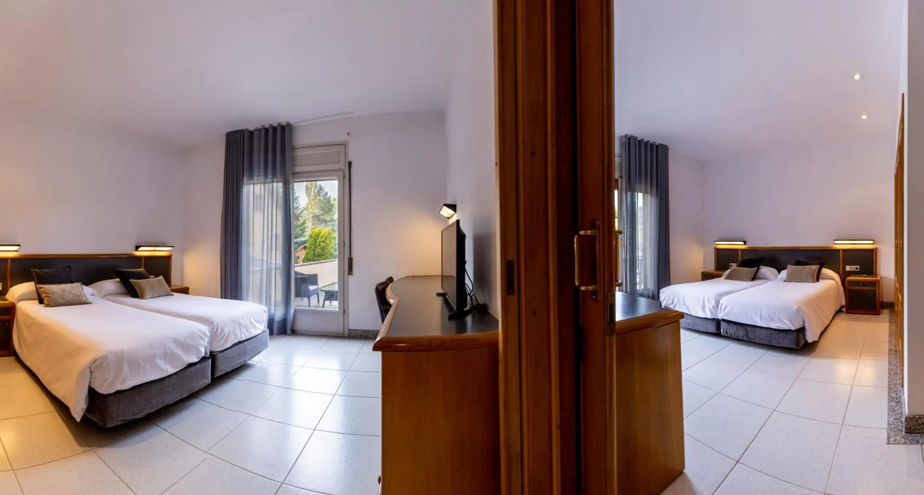 Bedroom, Bed in Hotel del Prado