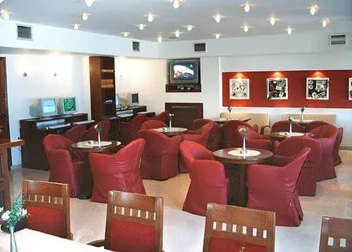 Lounge or bar in Filippos