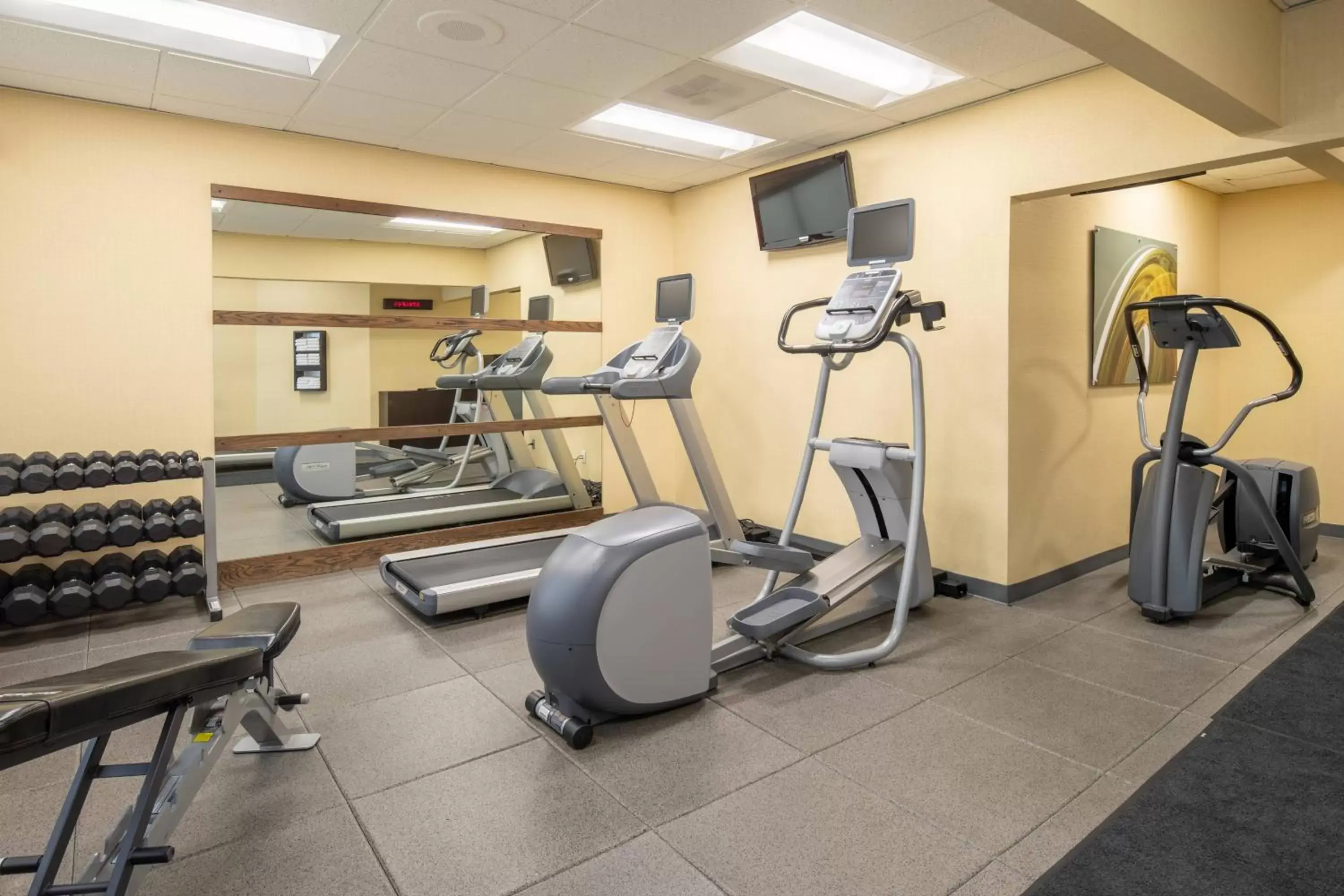 Fitness centre/facilities, Fitness Center/Facilities in Courtyard Portland Airport