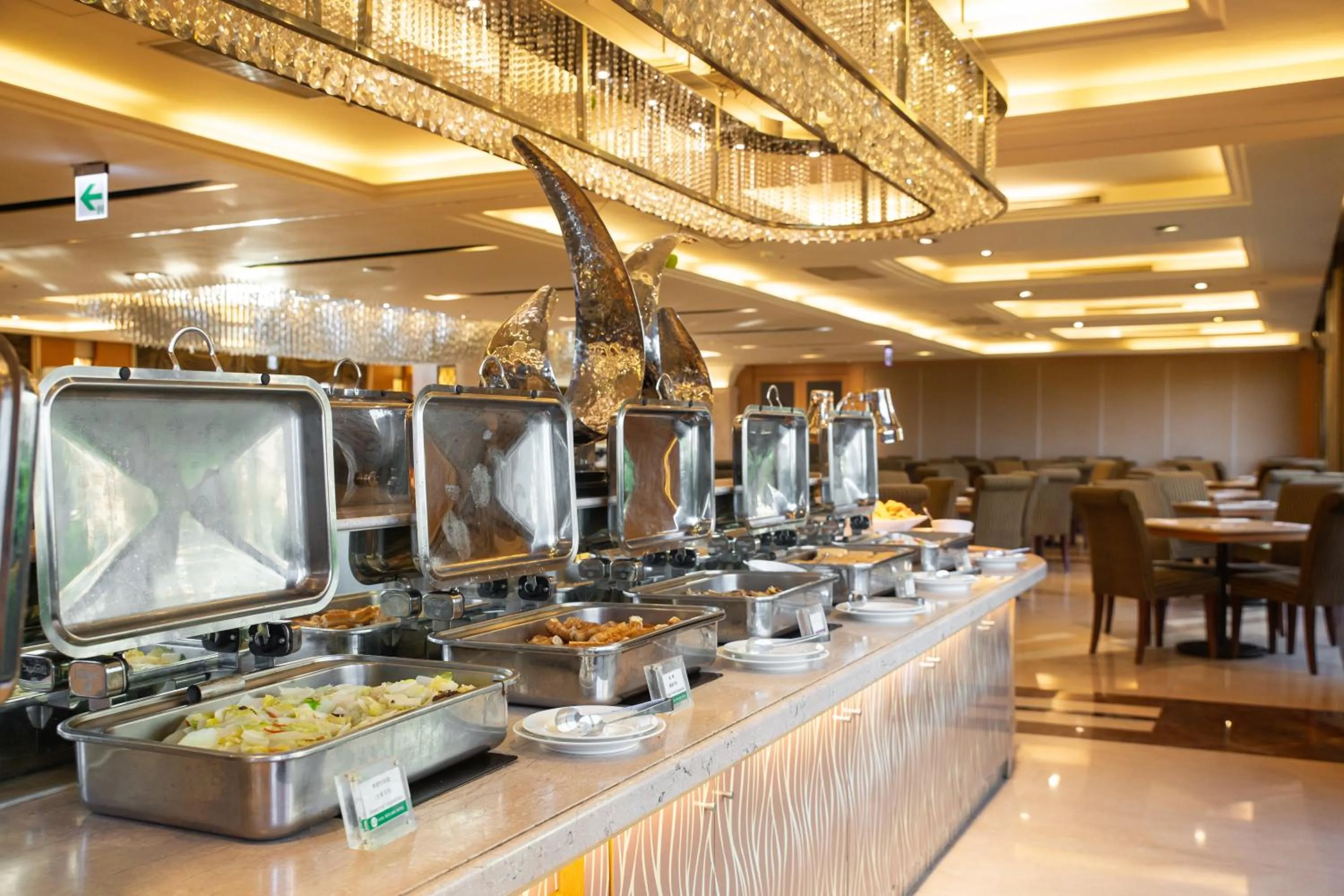 Breakfast in E-DA Skylark Hotel