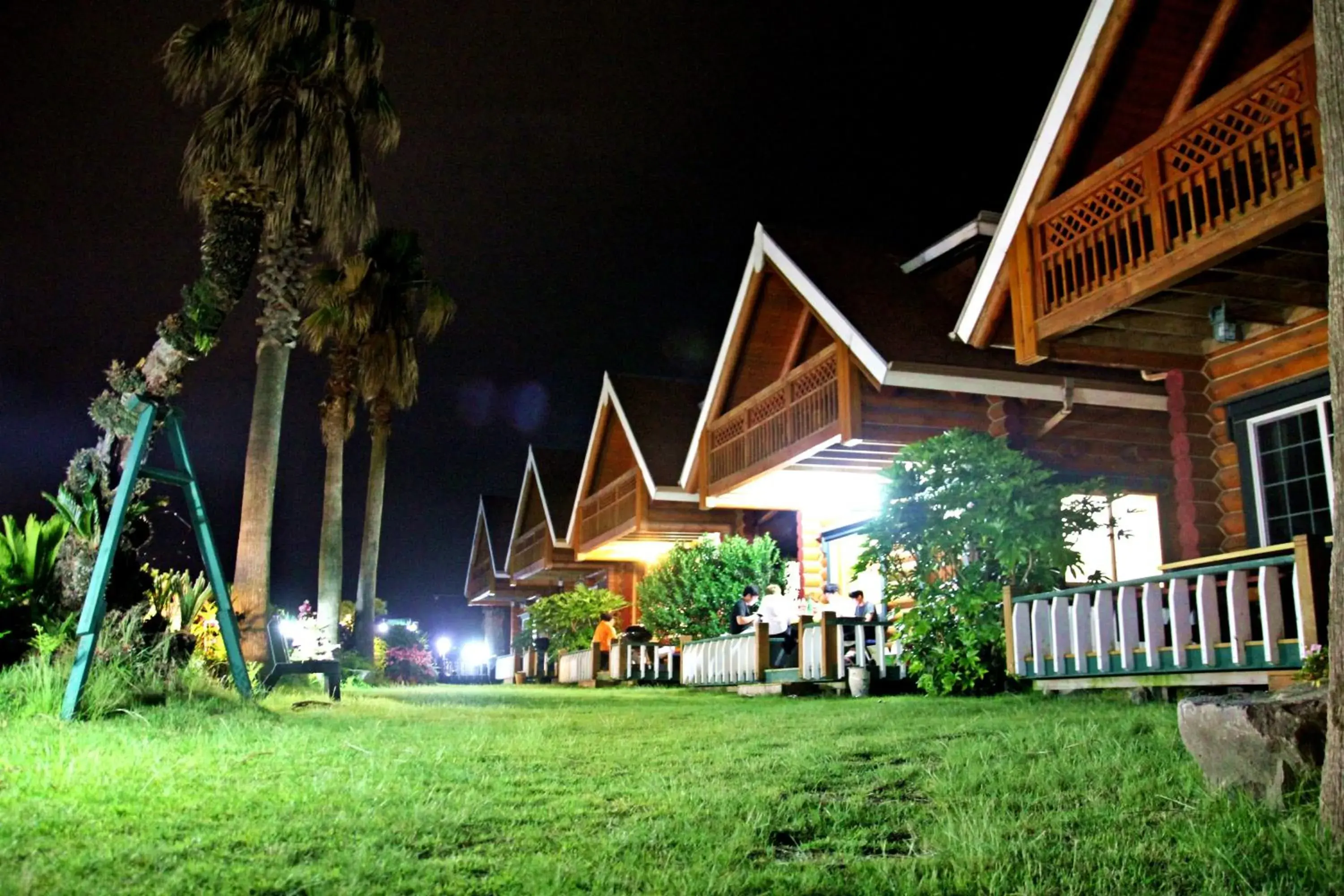 Garden view in Jungmun Log Pension & Resort Garden view in Jungmun Log Pension & Resort