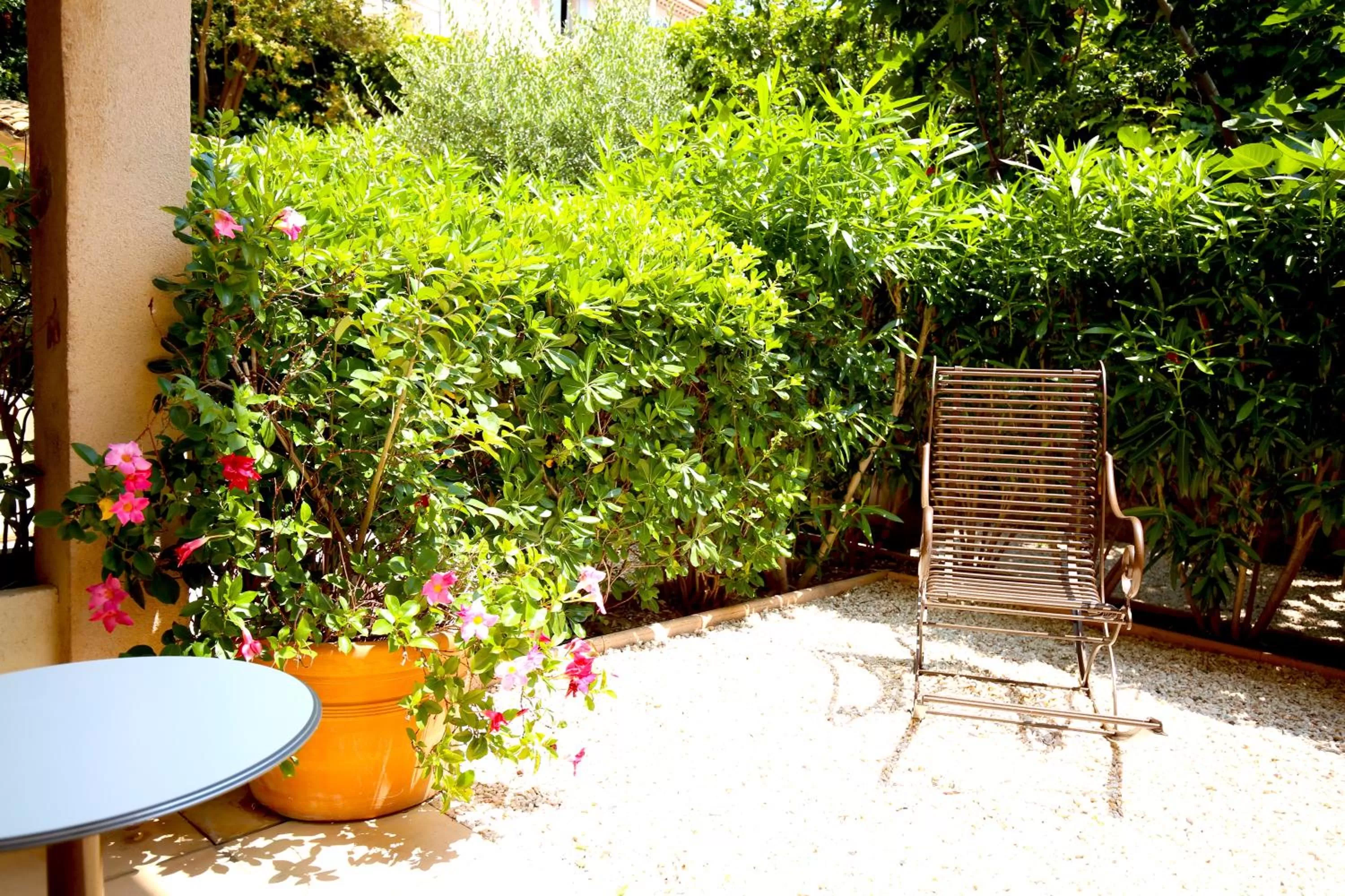 Patio/Outdoor Area in Hotel Royal Bon Repos