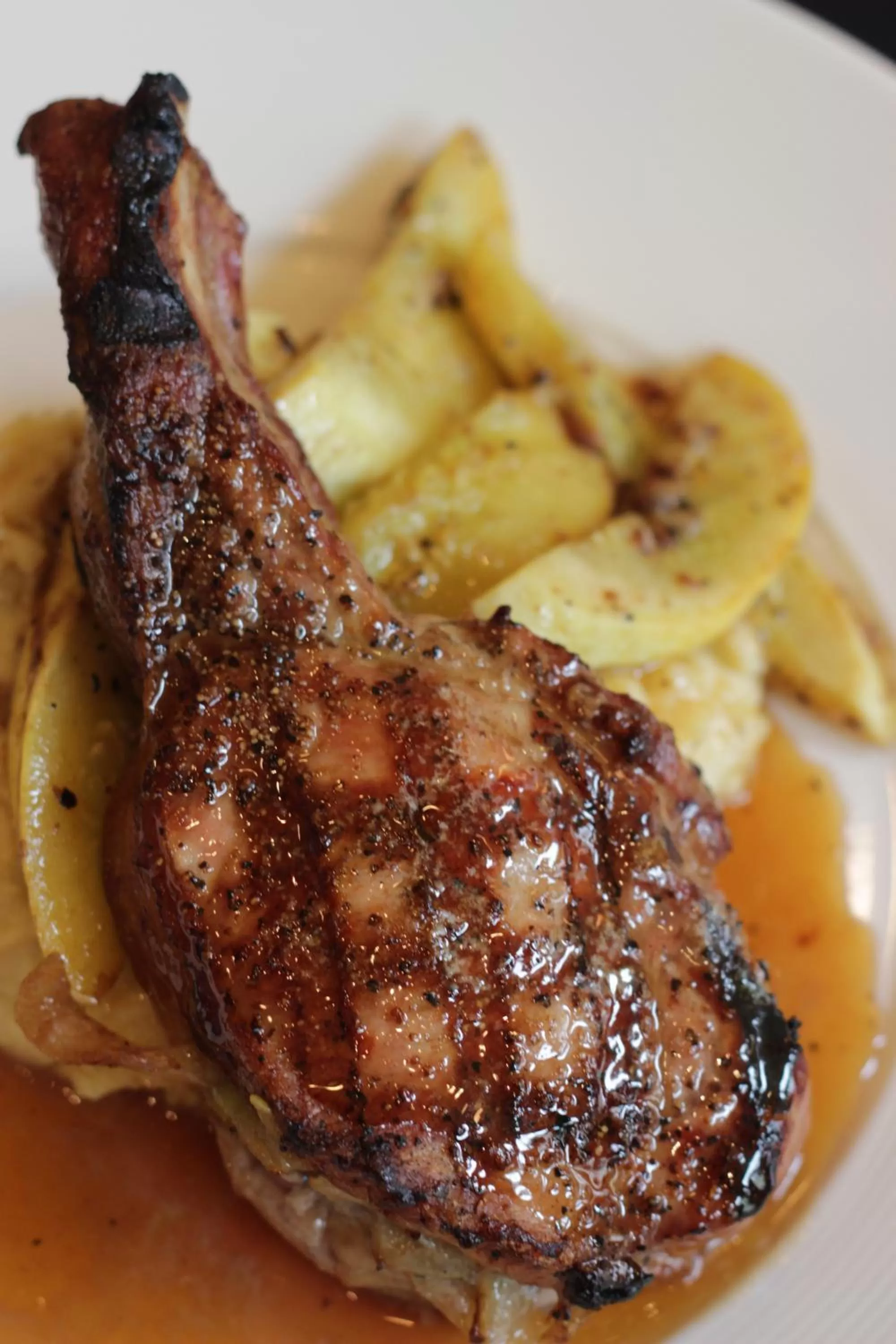 Food and drinks in Majestic Inn and Spa