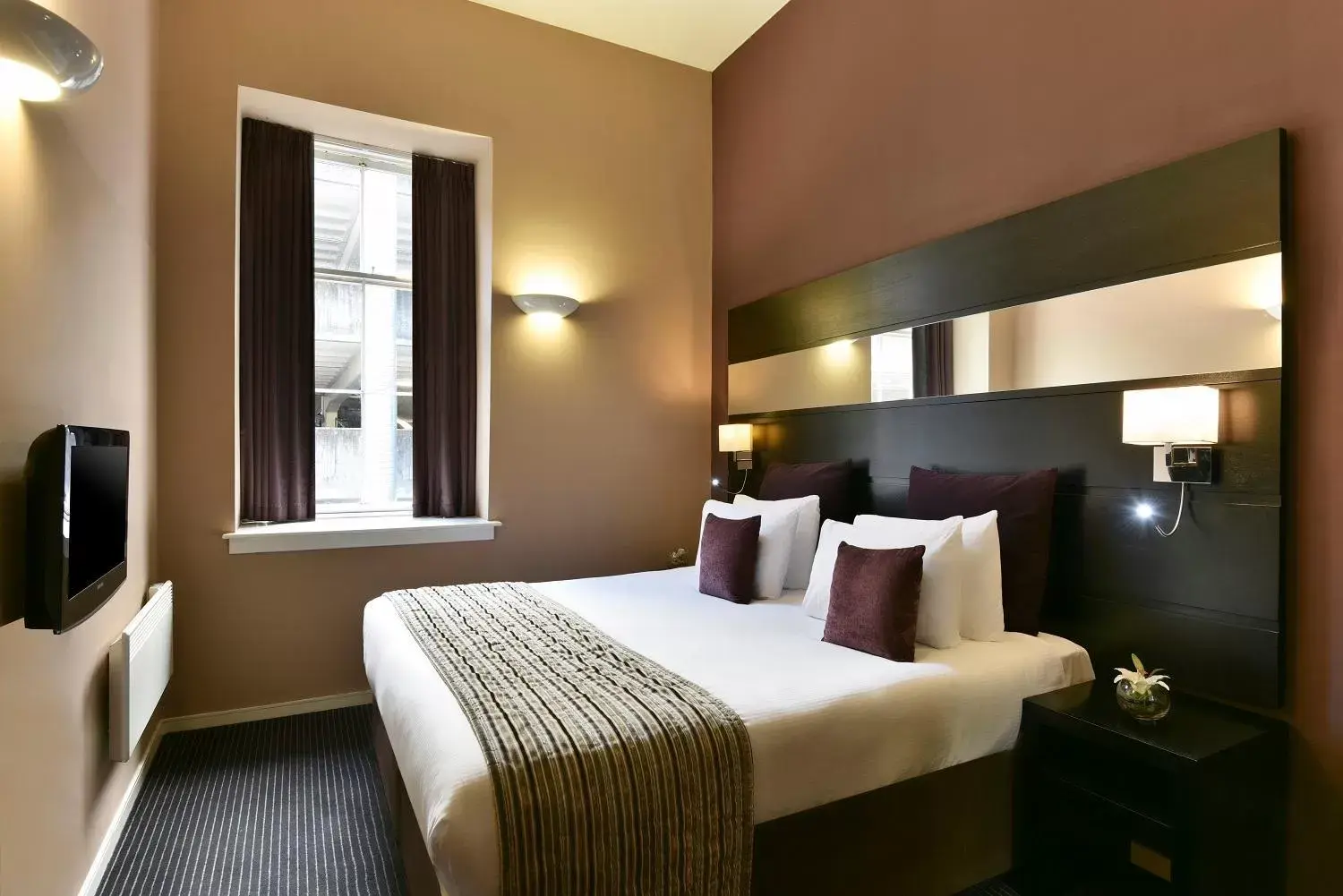 Bedroom, Bed in Fraser Suites Glasgow