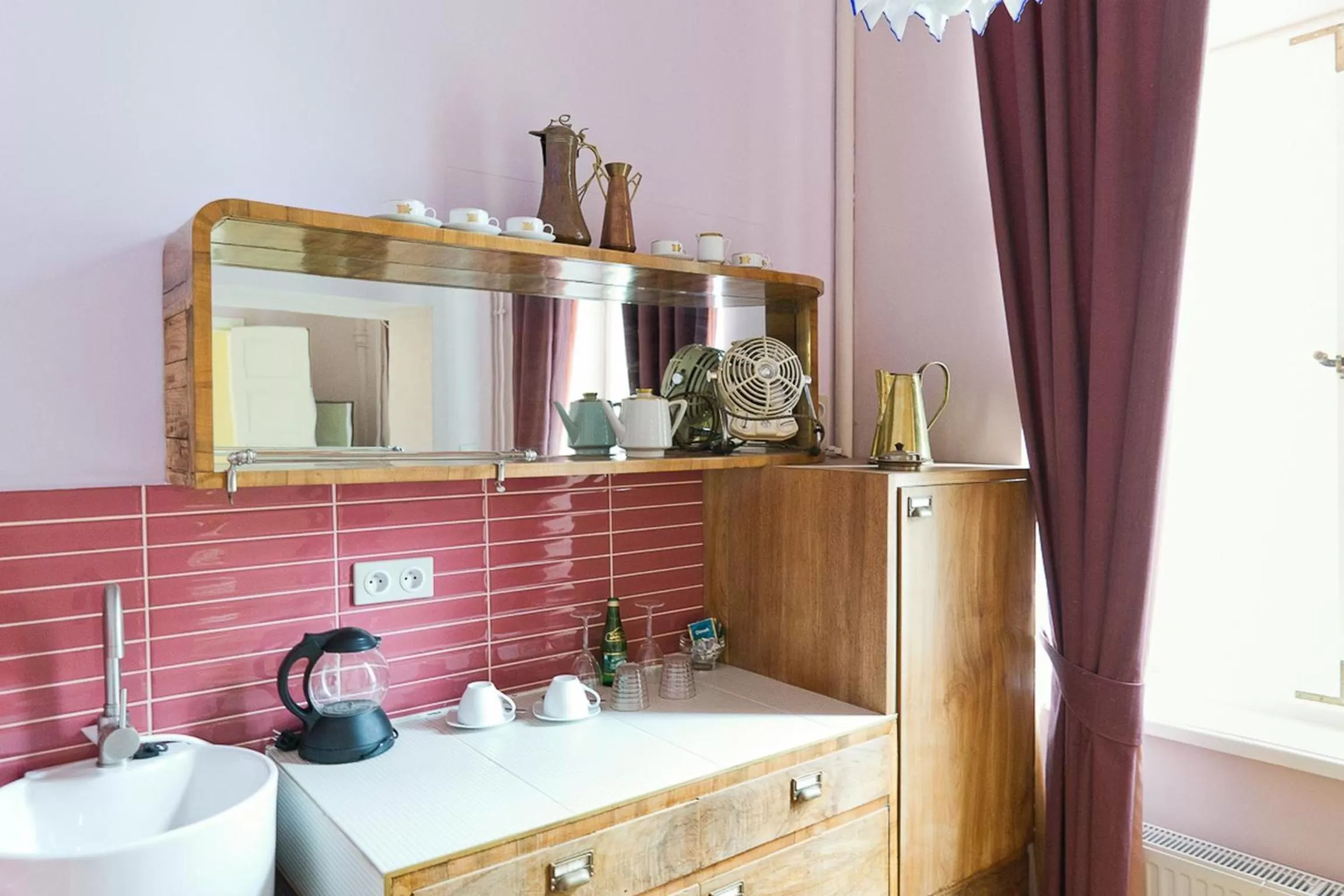 Coffee/tea facilities in Chopin Boutique