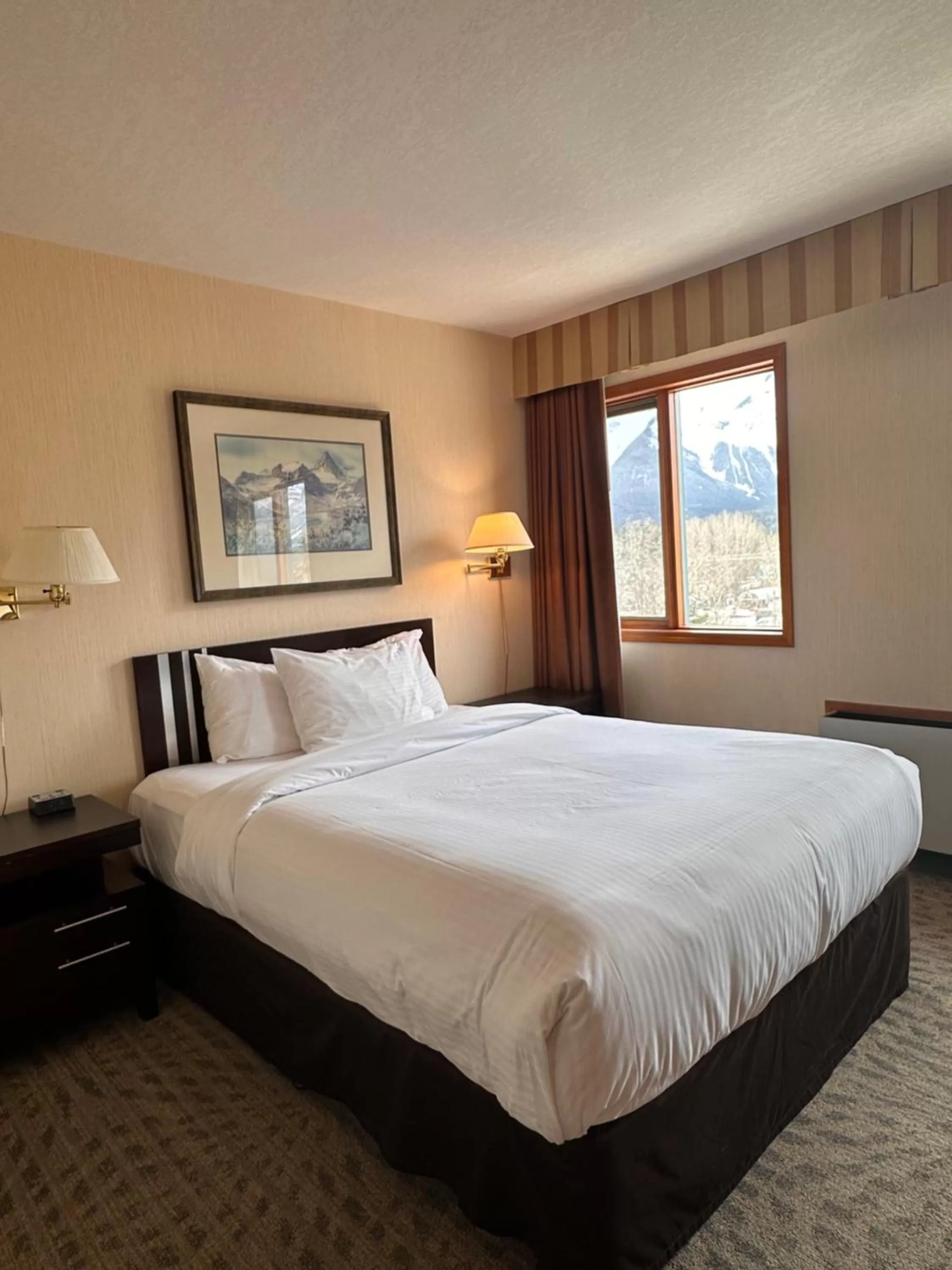 Bedroom, Bed in Chateau Canmore