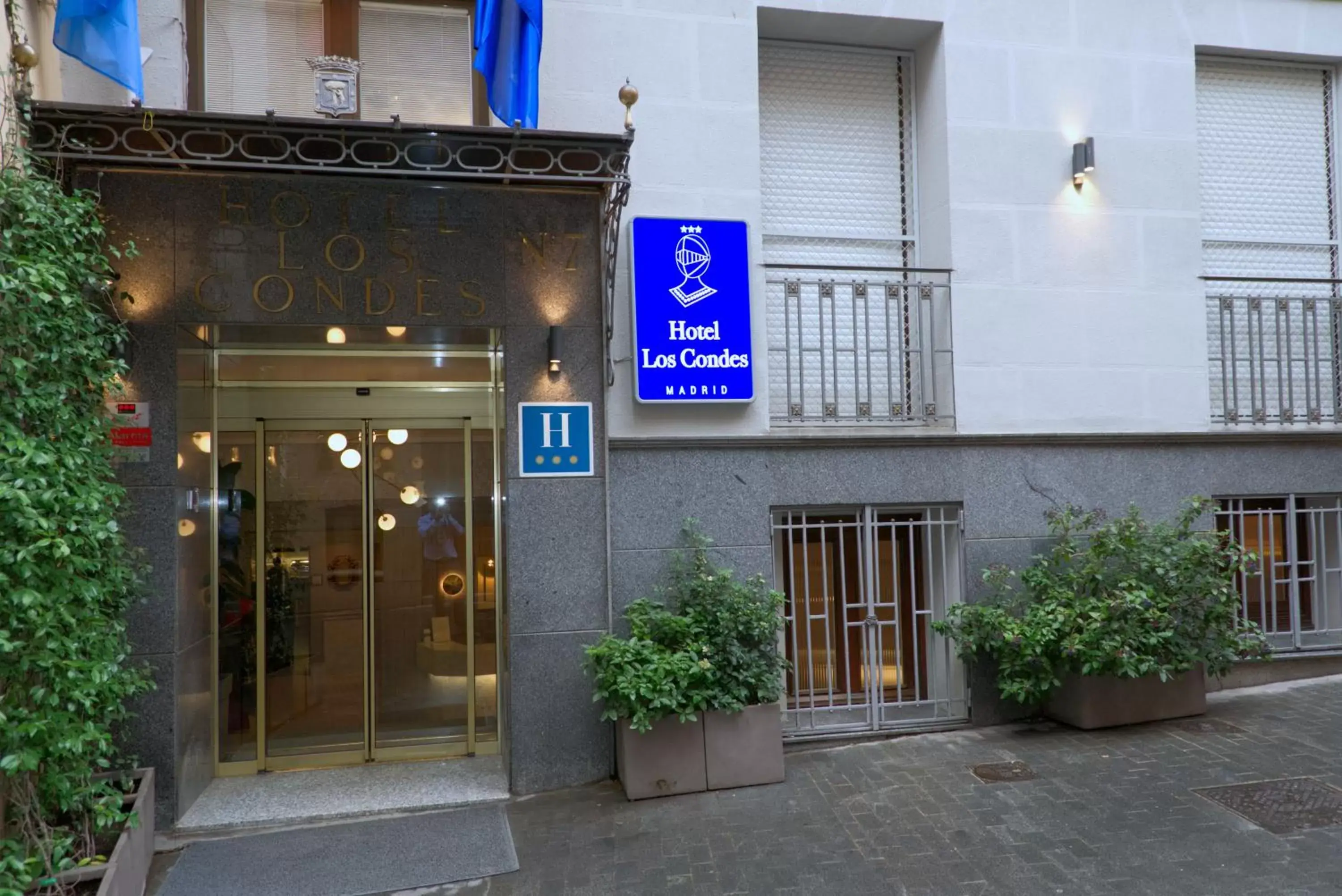 Property building, Facade/Entrance in Hotel Los Condes