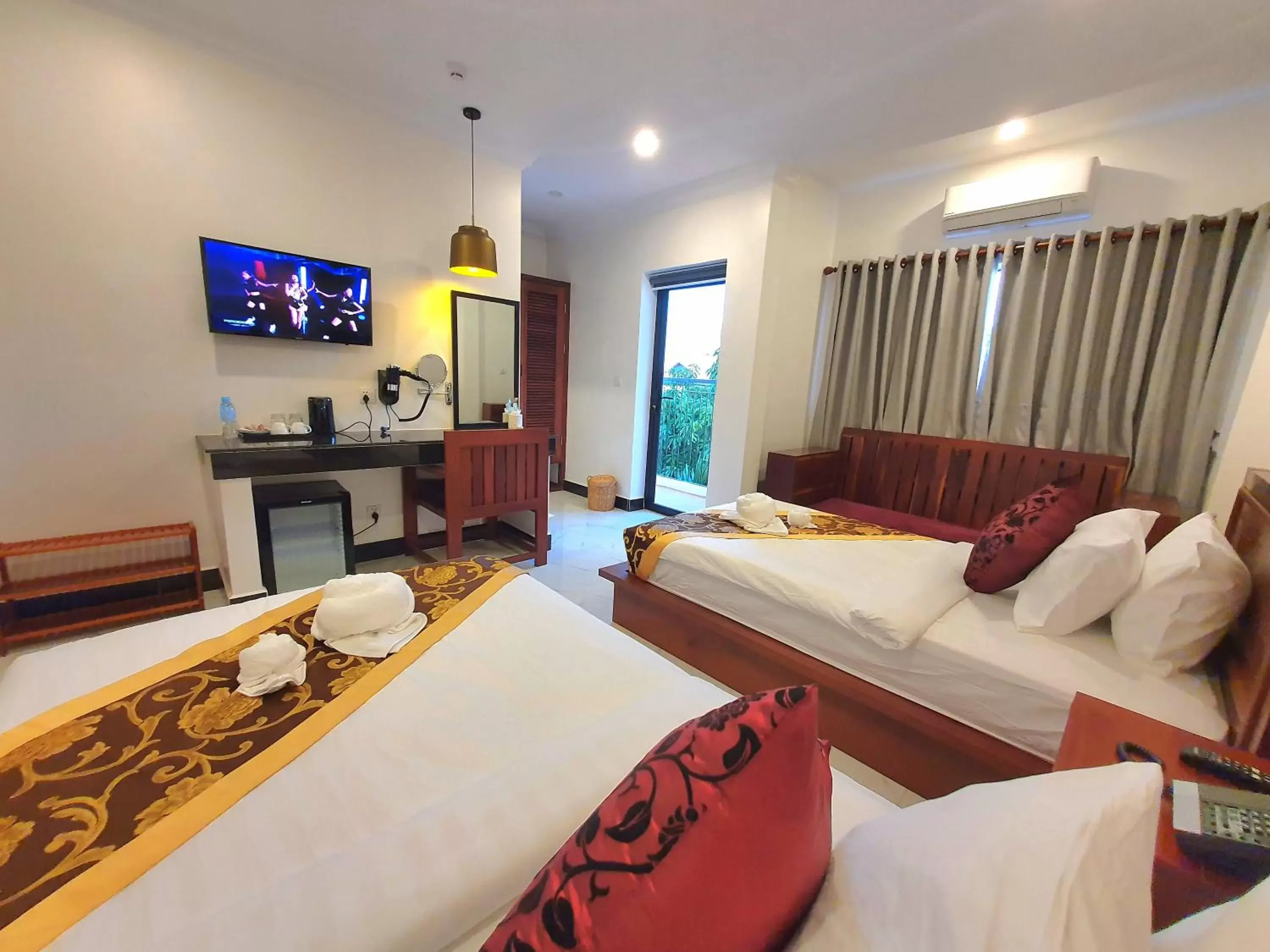 Bed in Long Night Siem Reap Hotel Bed in Long Night Siem Reap Hotel