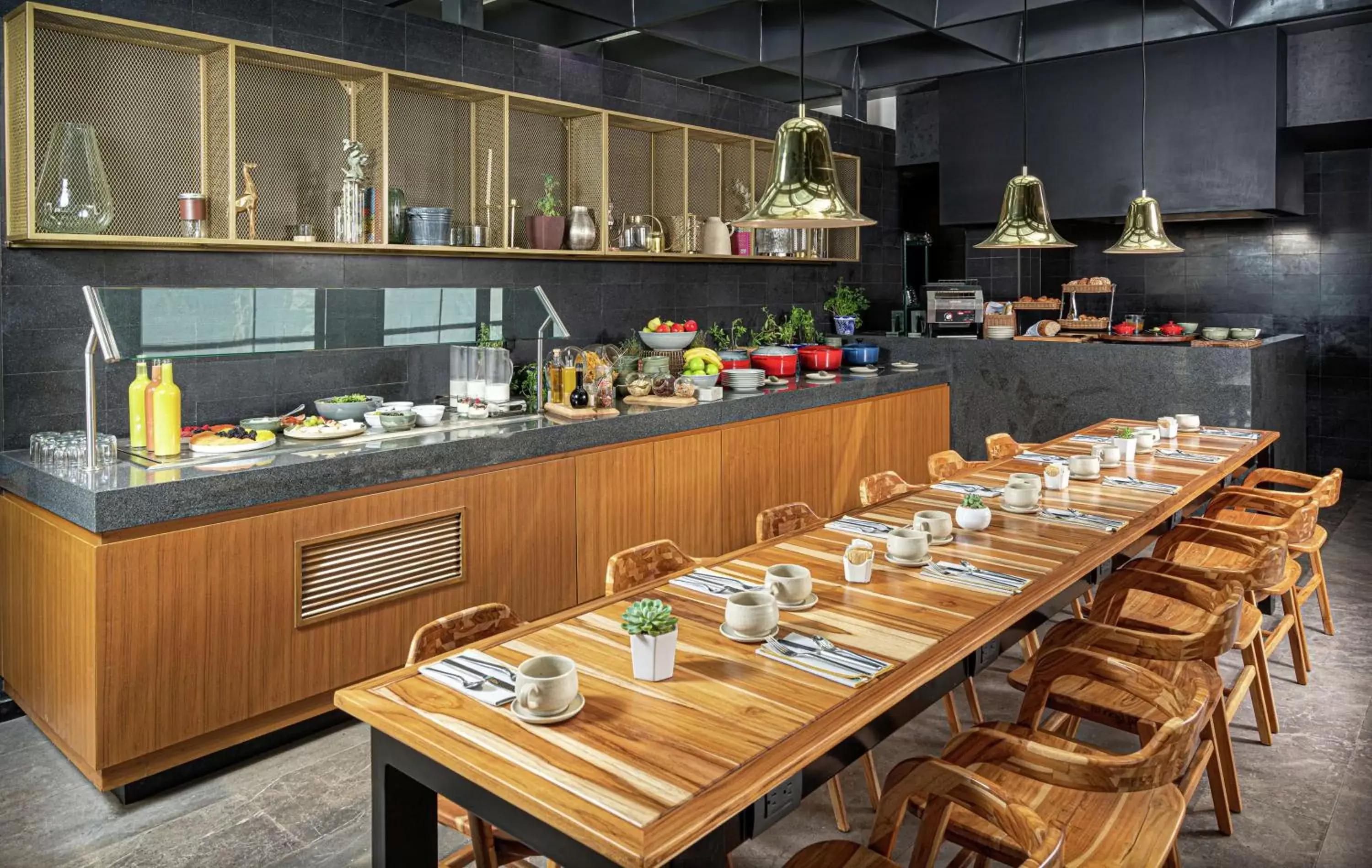 Breakfast, Restaurant/Places to Eat in Umbral, Curio Collection By Hilton