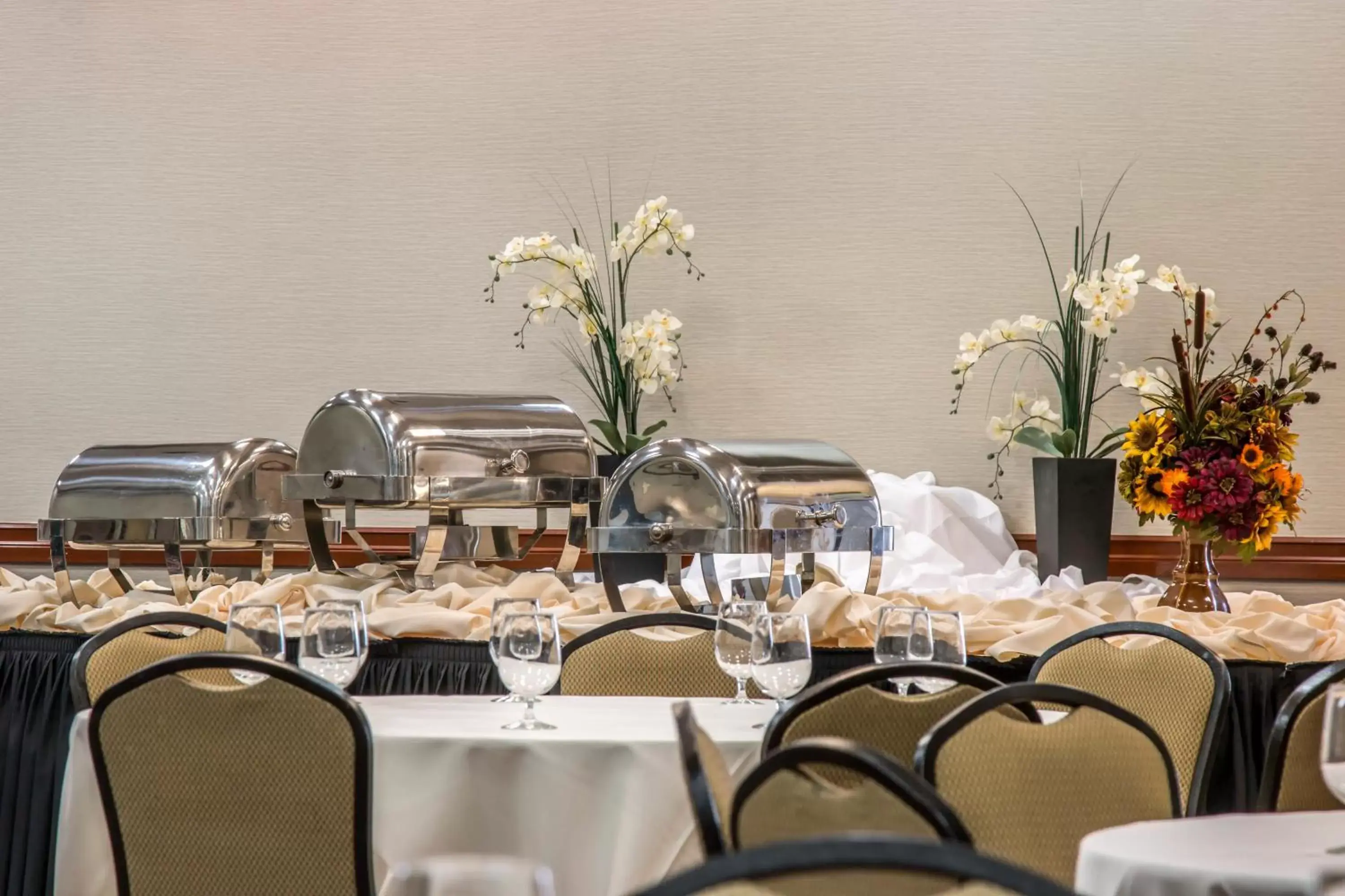 Banquet/Function facilities, Restaurant/Places to Eat in Ramada by Wyndham San Diego National City