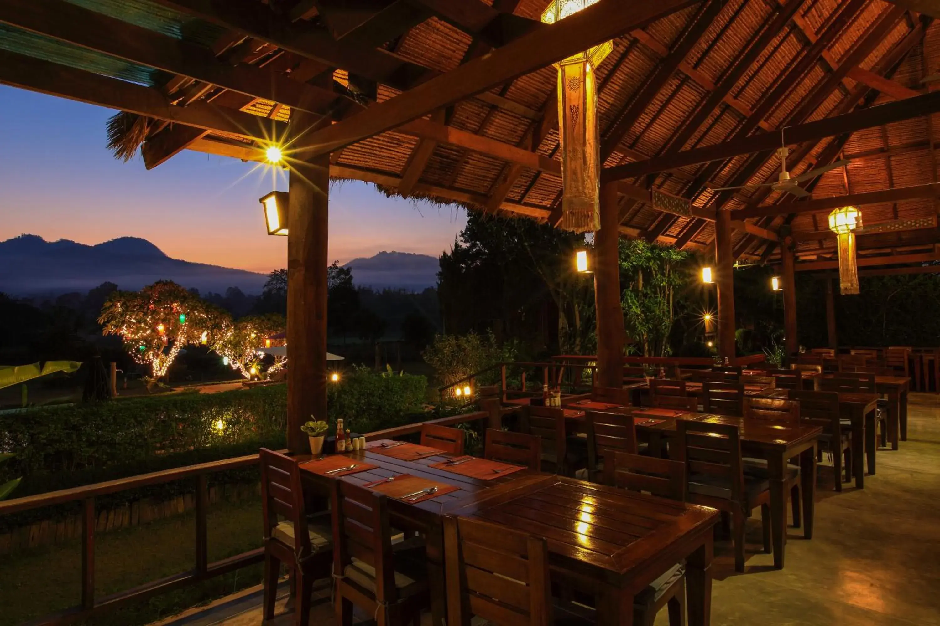 Restaurant/Places to Eat in Belle Villa Resort, Pai