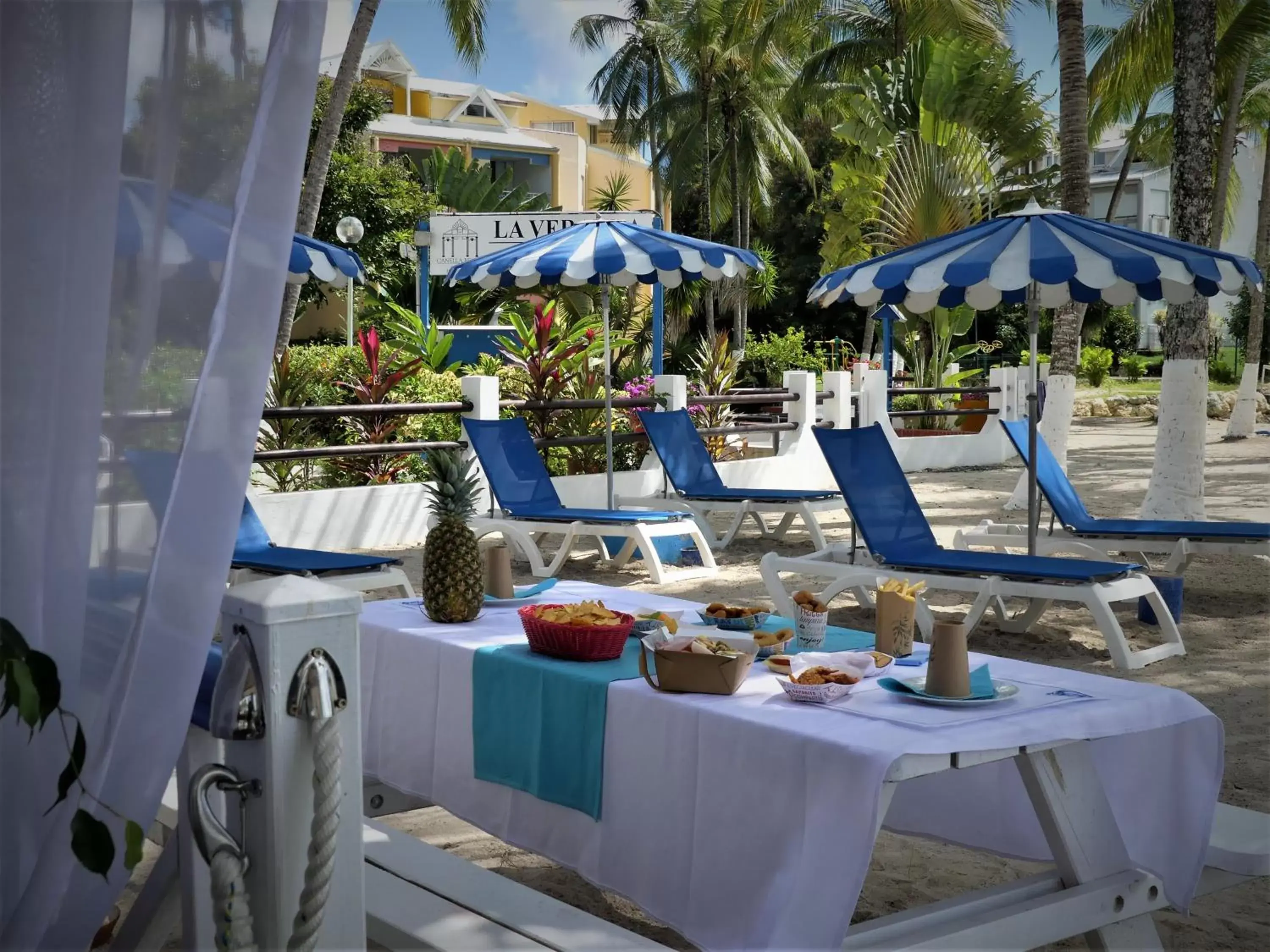 Food and drinks, Restaurant/Places to Eat in Canella Beach Hotel