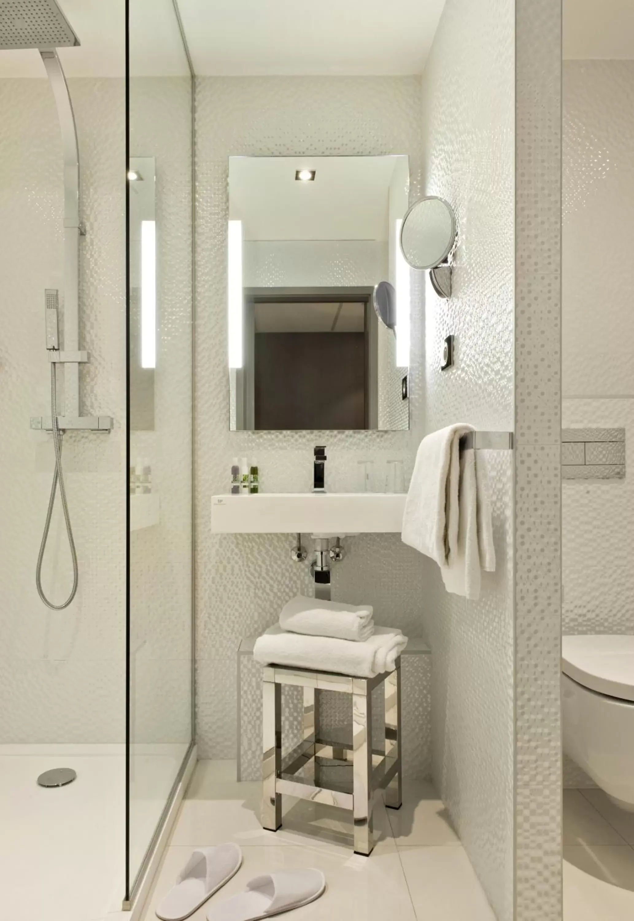 Bathroom in Hotel Rohan, Centre Cathédrale
