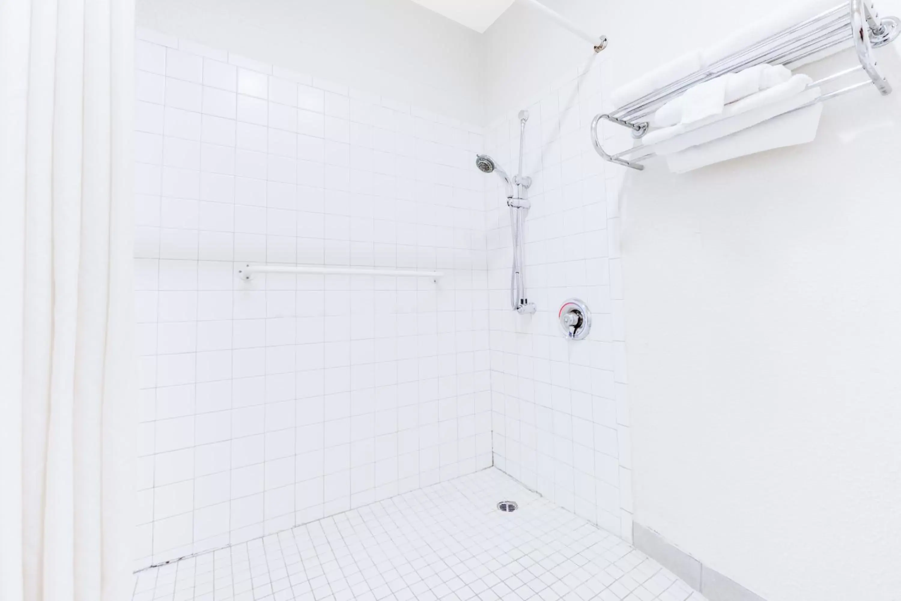 Shower, Bathroom in Travelodge by Wyndham Ruidoso