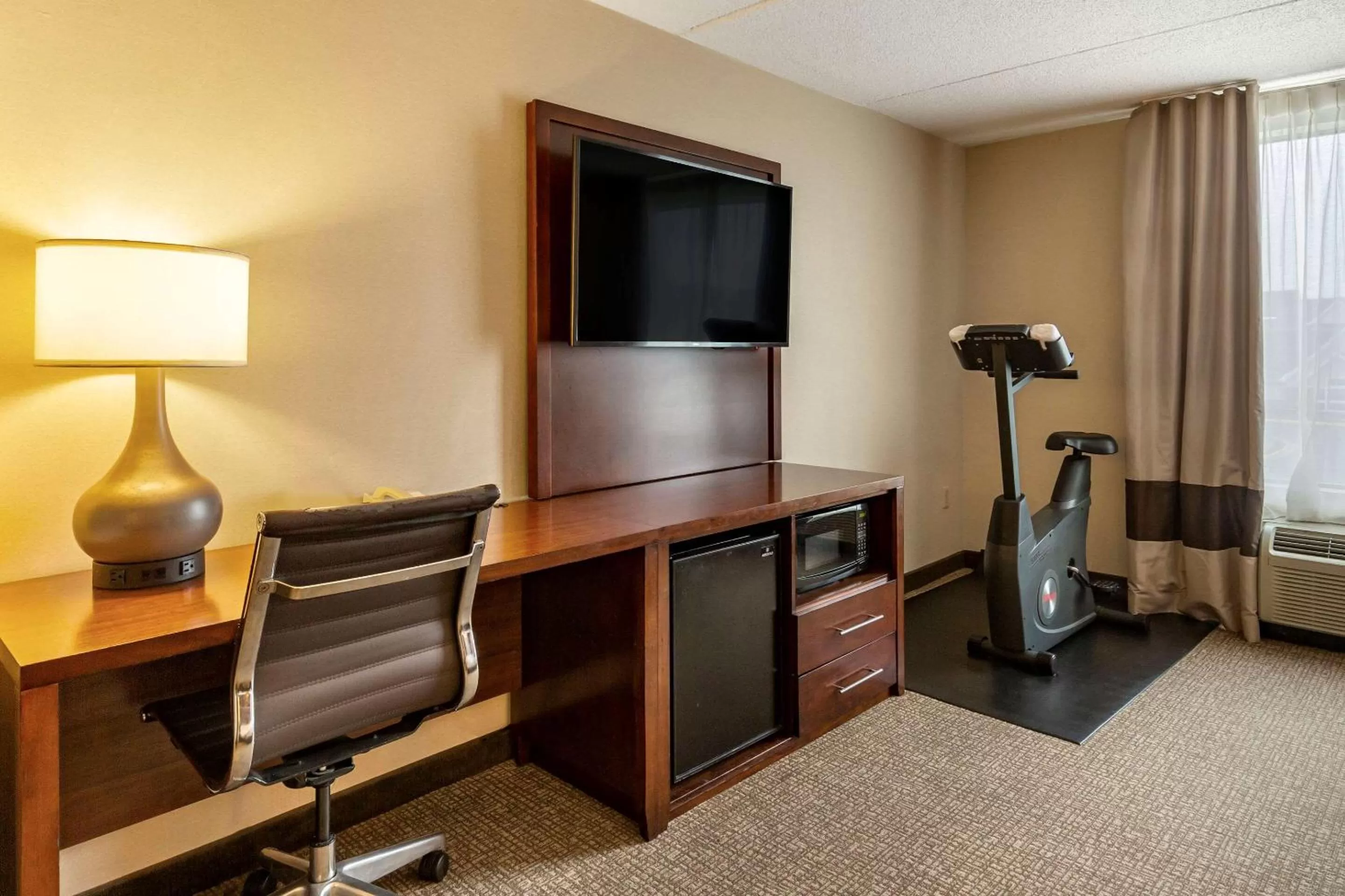 Photo of the whole room in Comfort Suites Manassas Battlefield Park