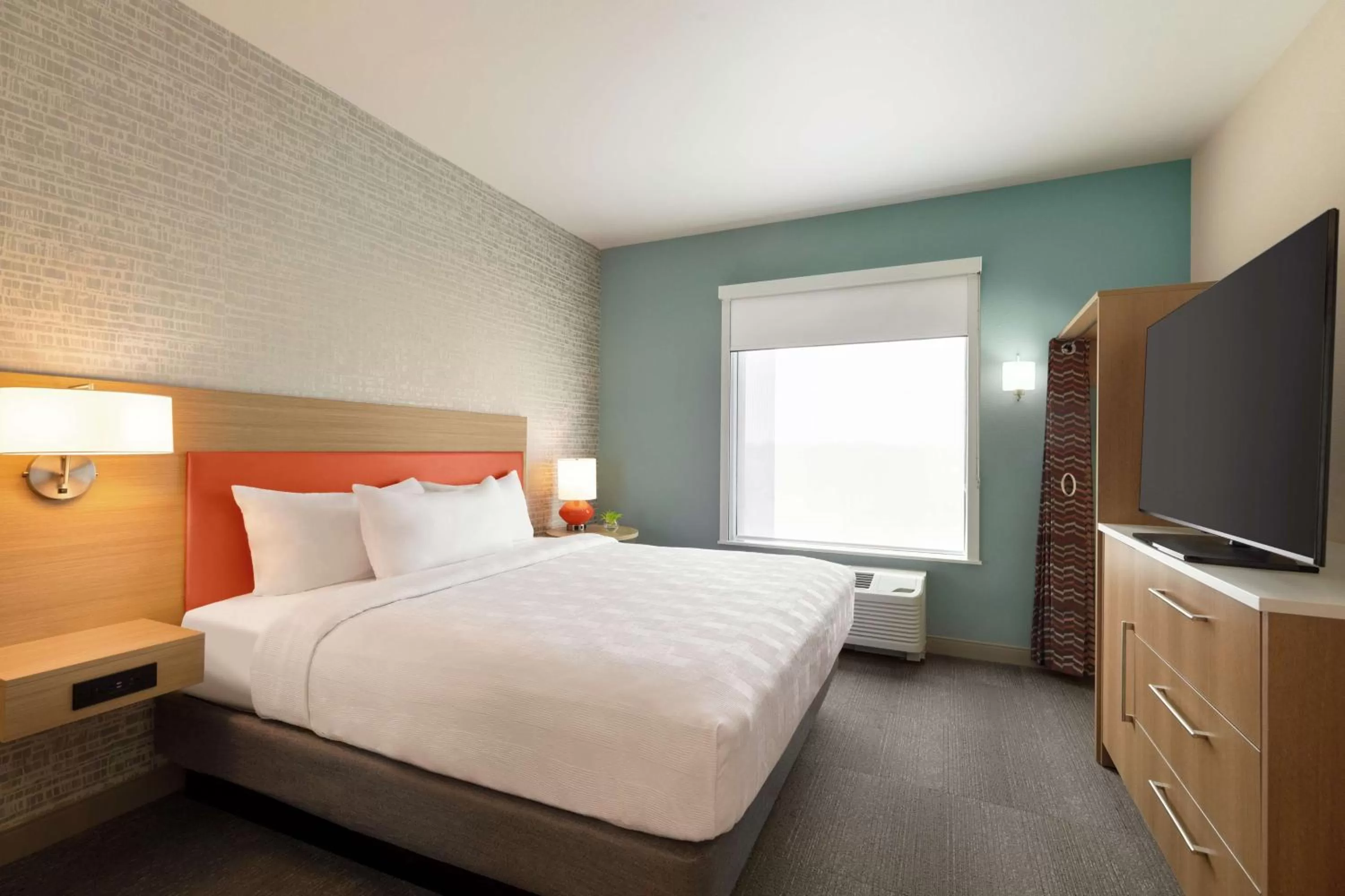 Bedroom, Bed in Home2 Suites By Hilton Ogden