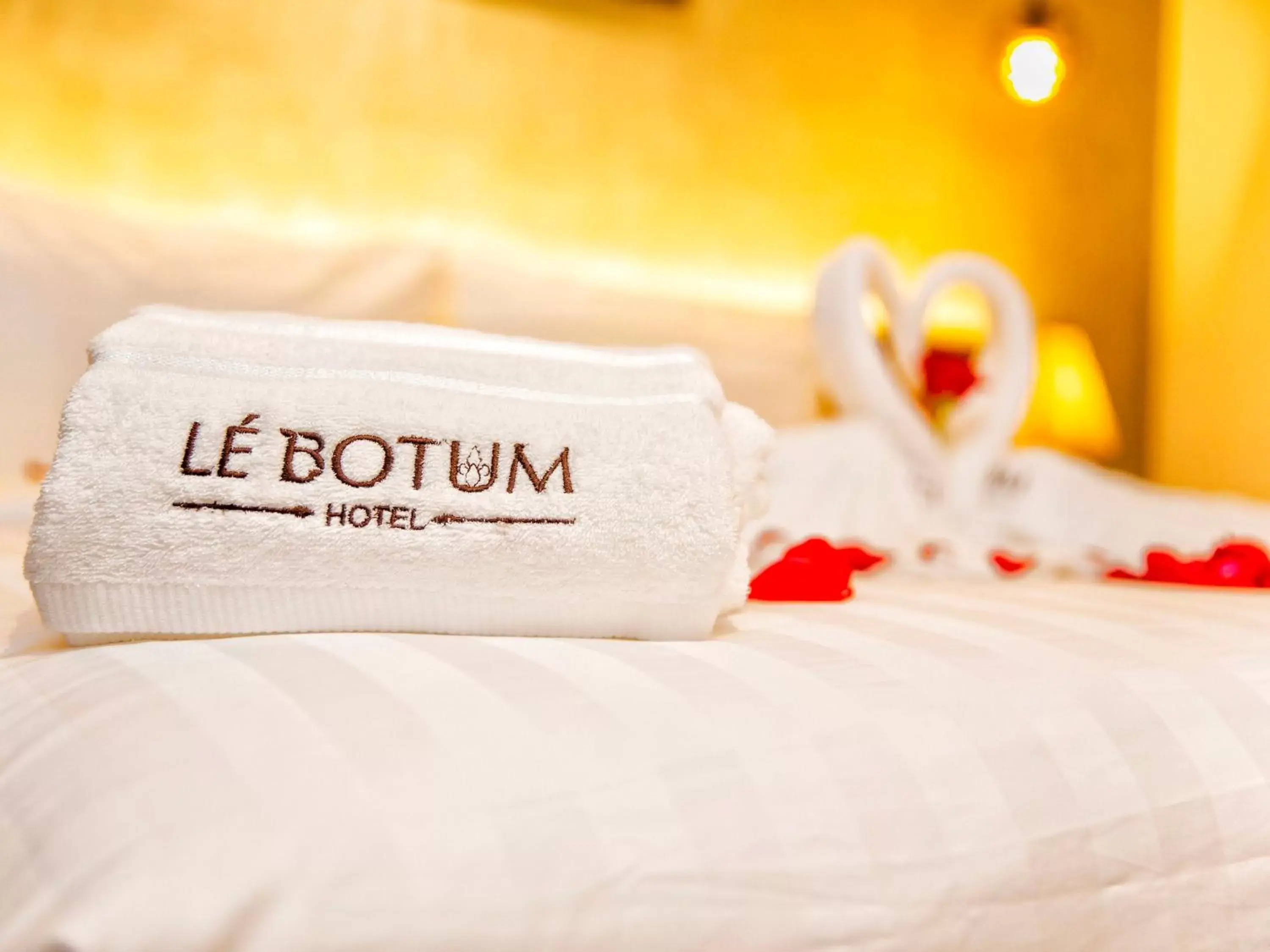 Bed in Le Botum Hotel