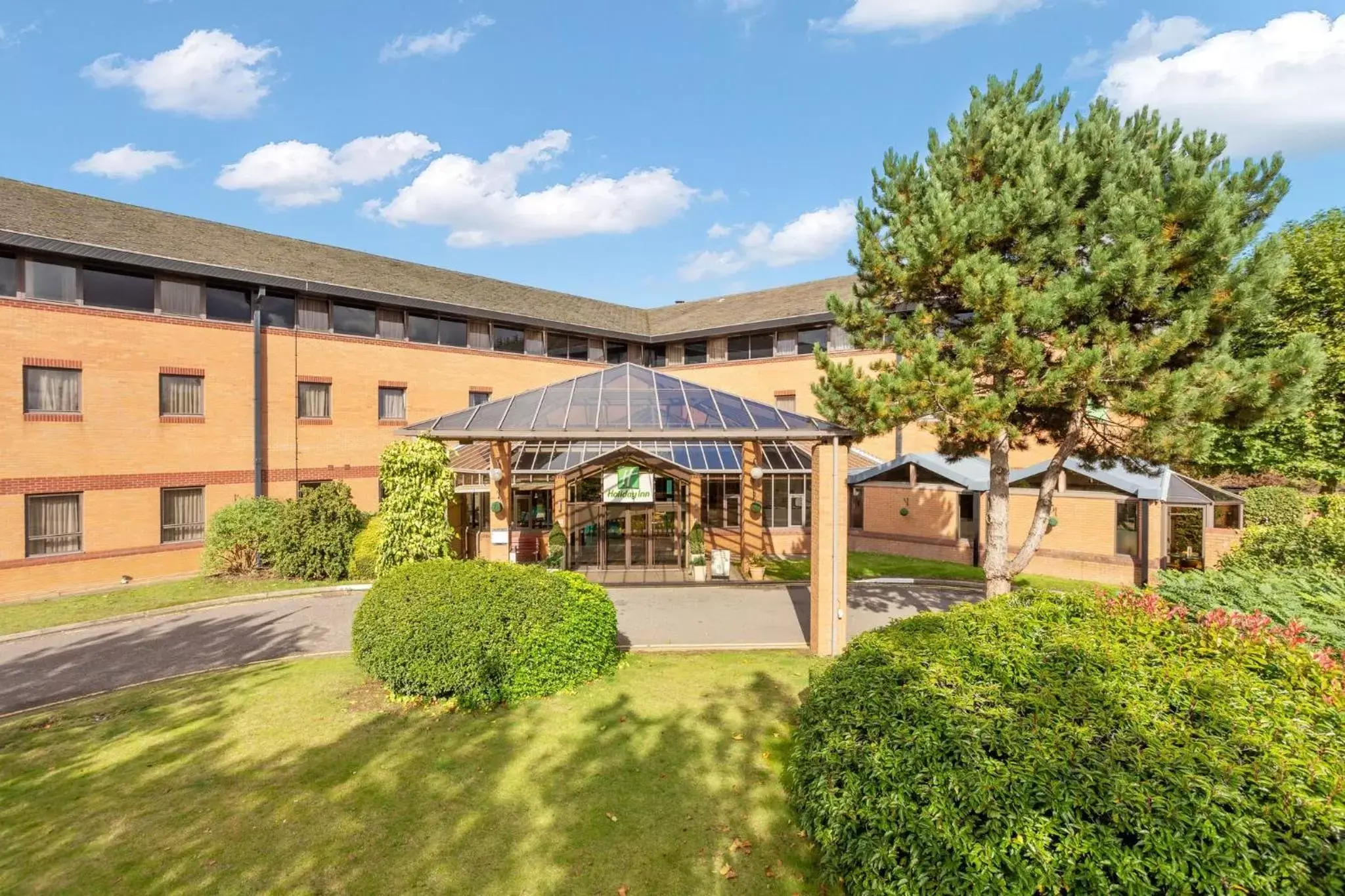 Property Building in Holiday Inn Leamington Spa - Warwick, an IHG Hotel