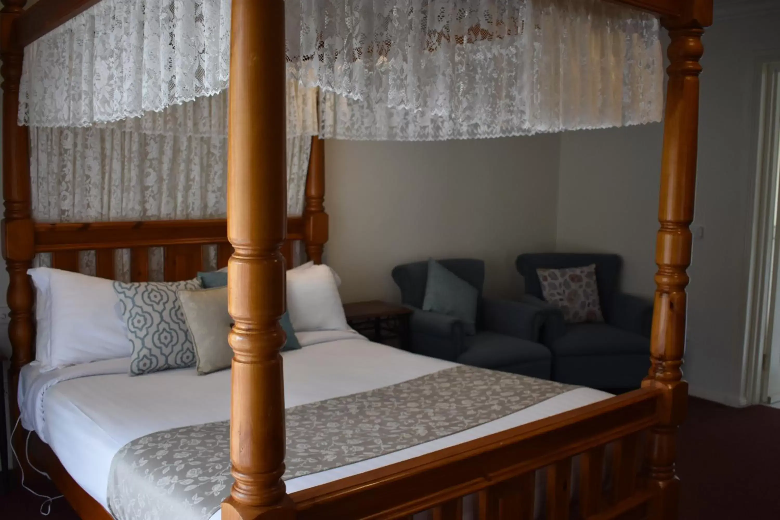 Bedroom, Bed in Sanctuary House Resort Motel
