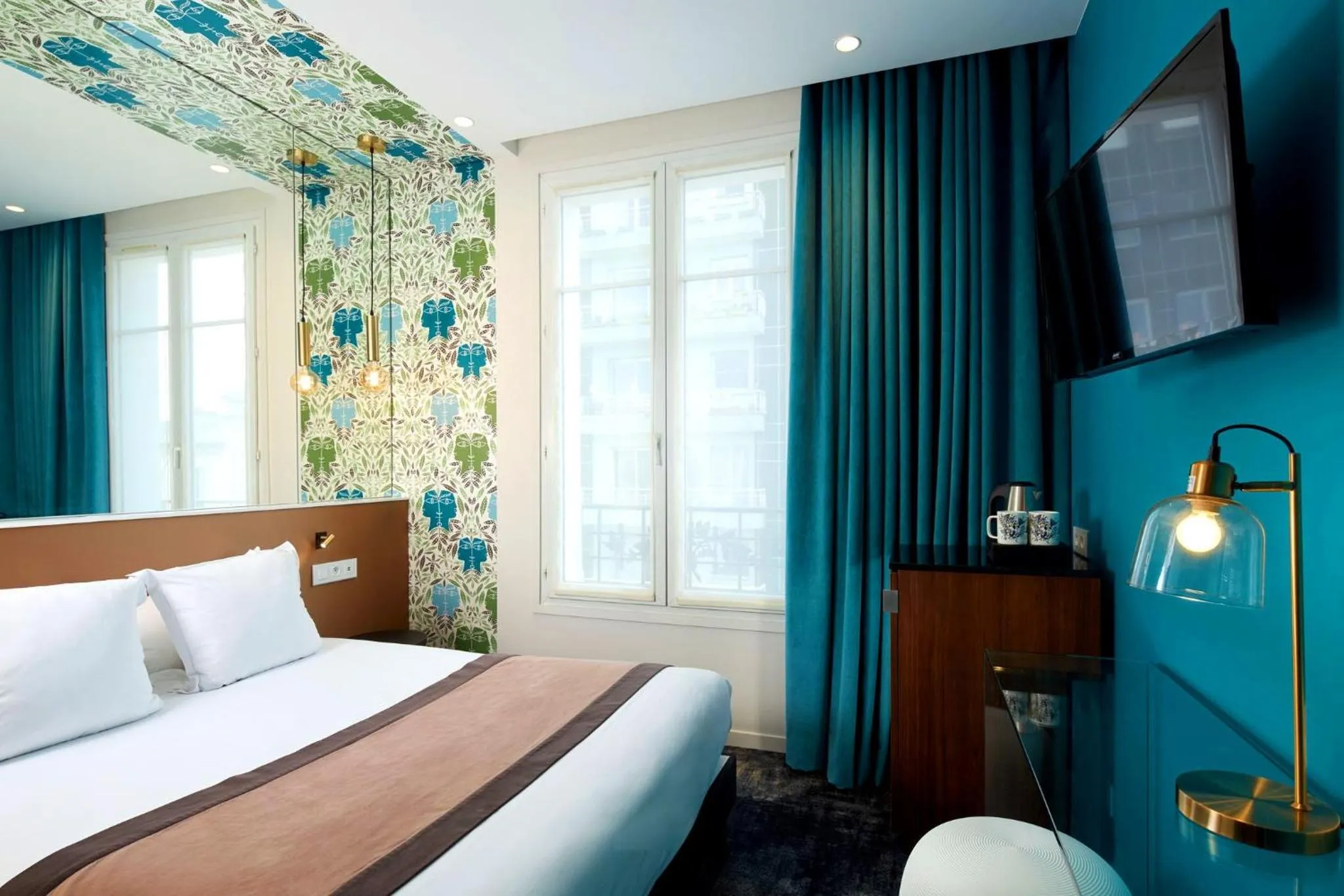 Bed in Montparnasse Daguerre