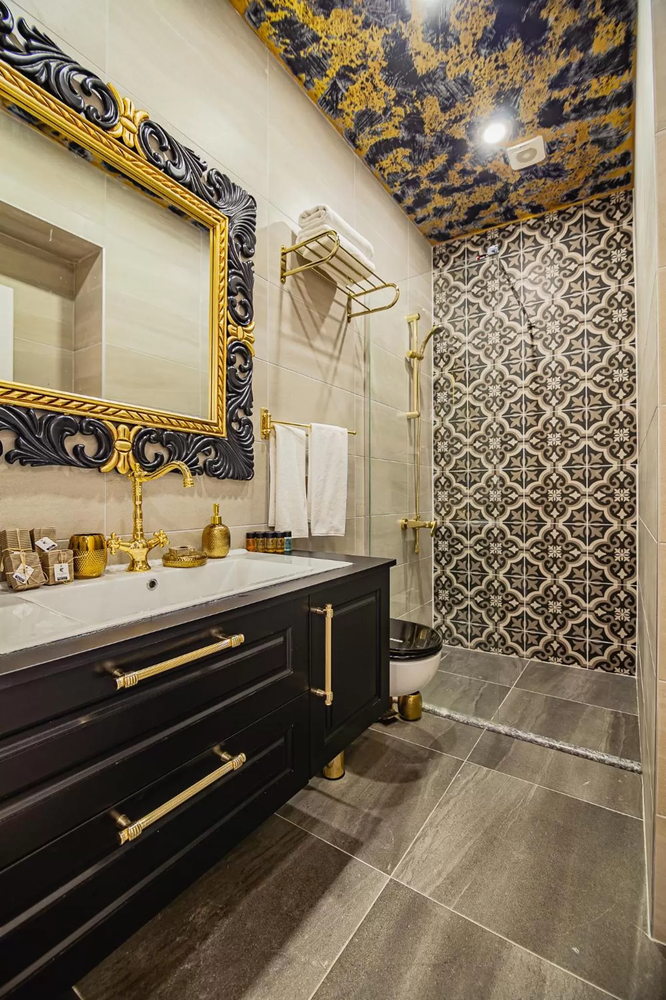 Bathroom in Lord Morgan & Exclusive Design Nişantaşı