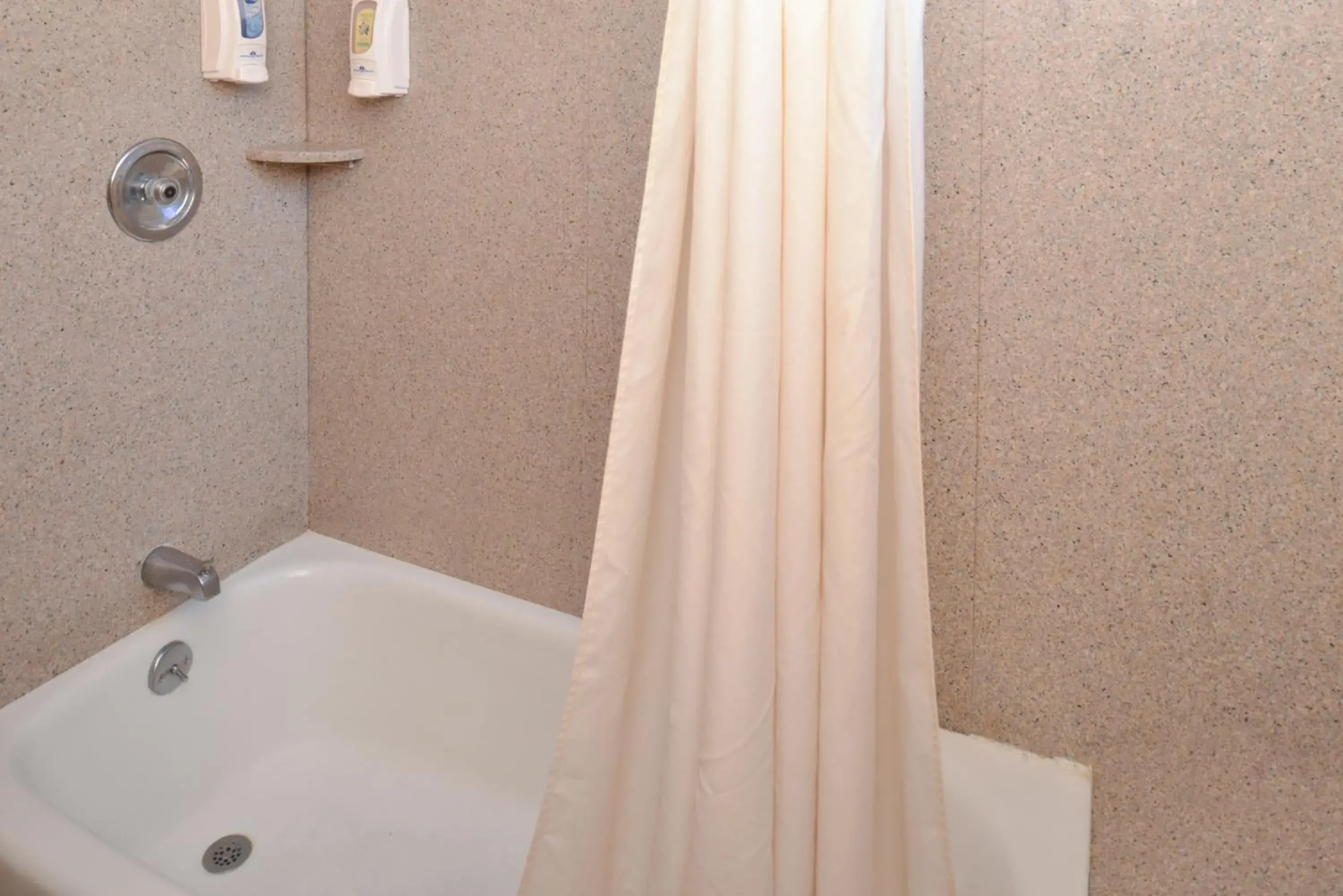 Bathroom in Bishop Inn Bathroom in Bishop Inn