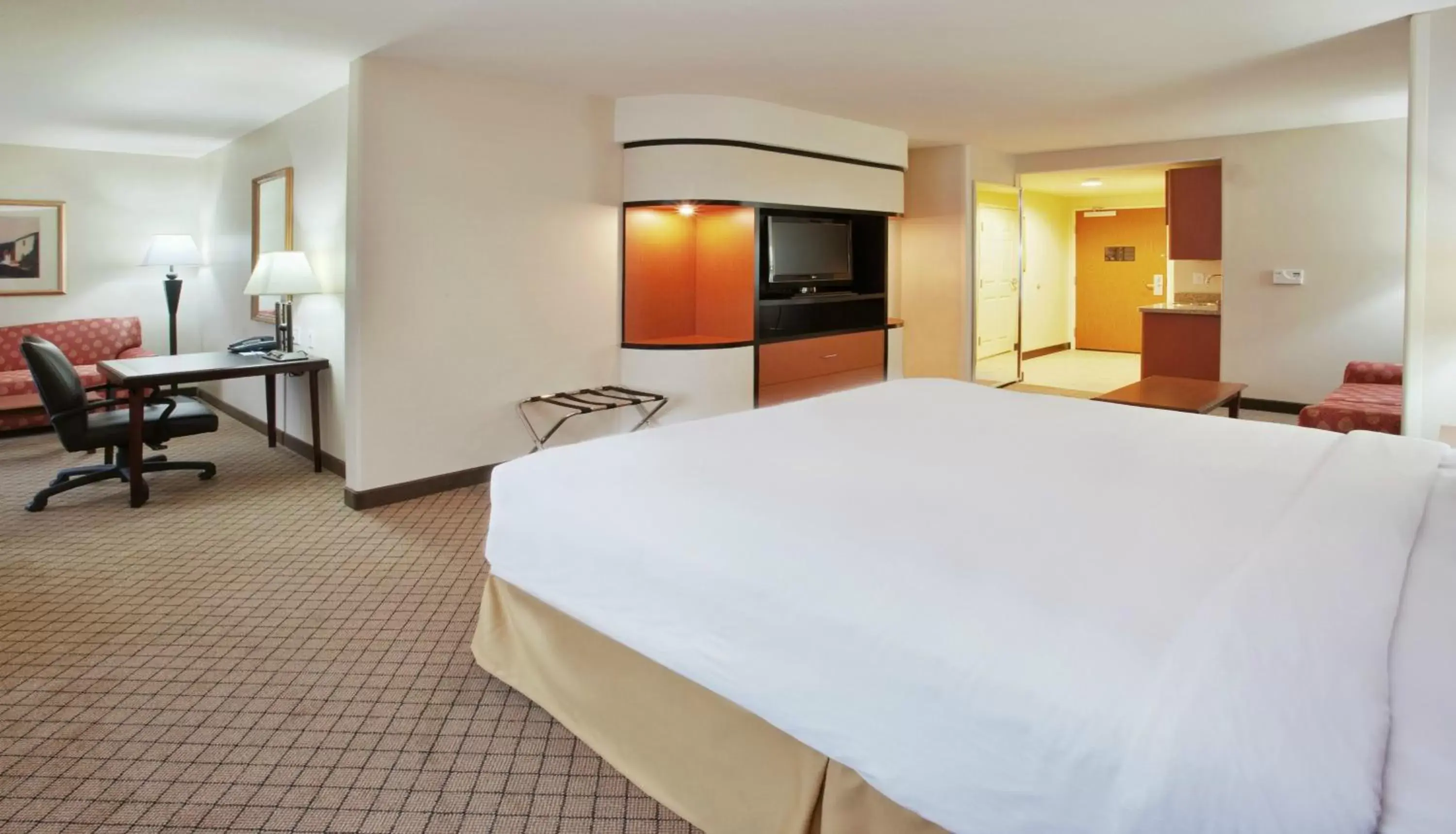 Photo of the whole room in Holiday Inn Express Hotel & Suites Lincoln-Roseville Area, an IHG Hotel