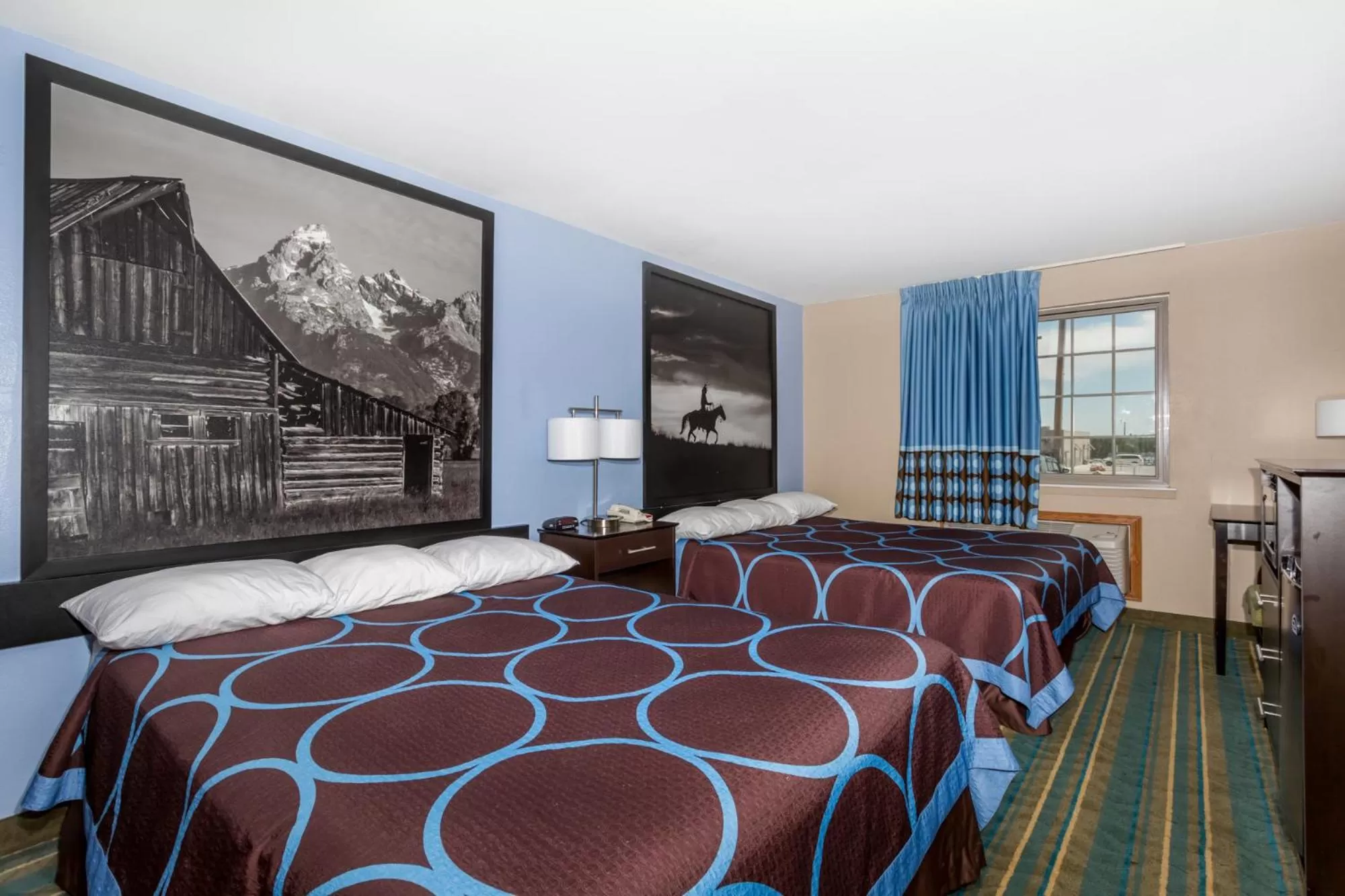 Photo of the whole room, Bed in Super 8 by Wyndham Douglas
