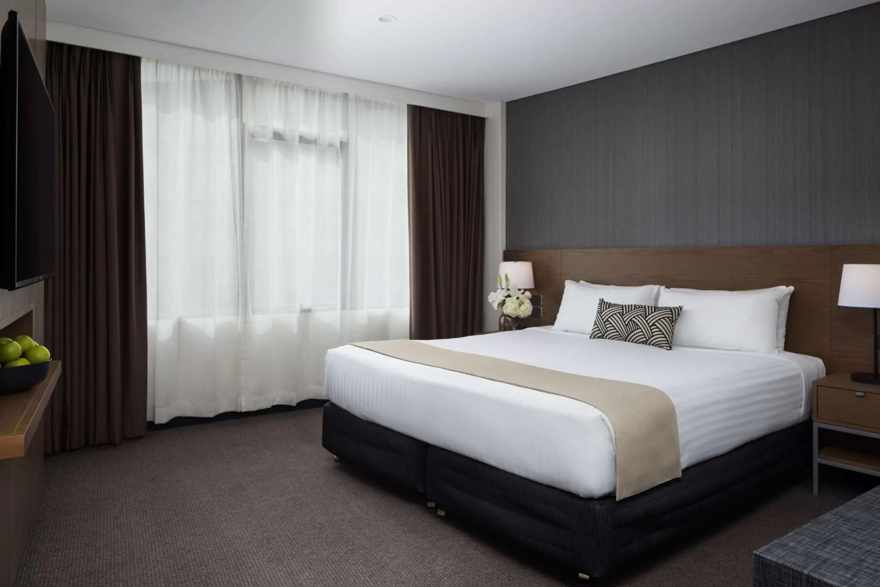 Photo of the whole room, Bed in Rydges Camperdown