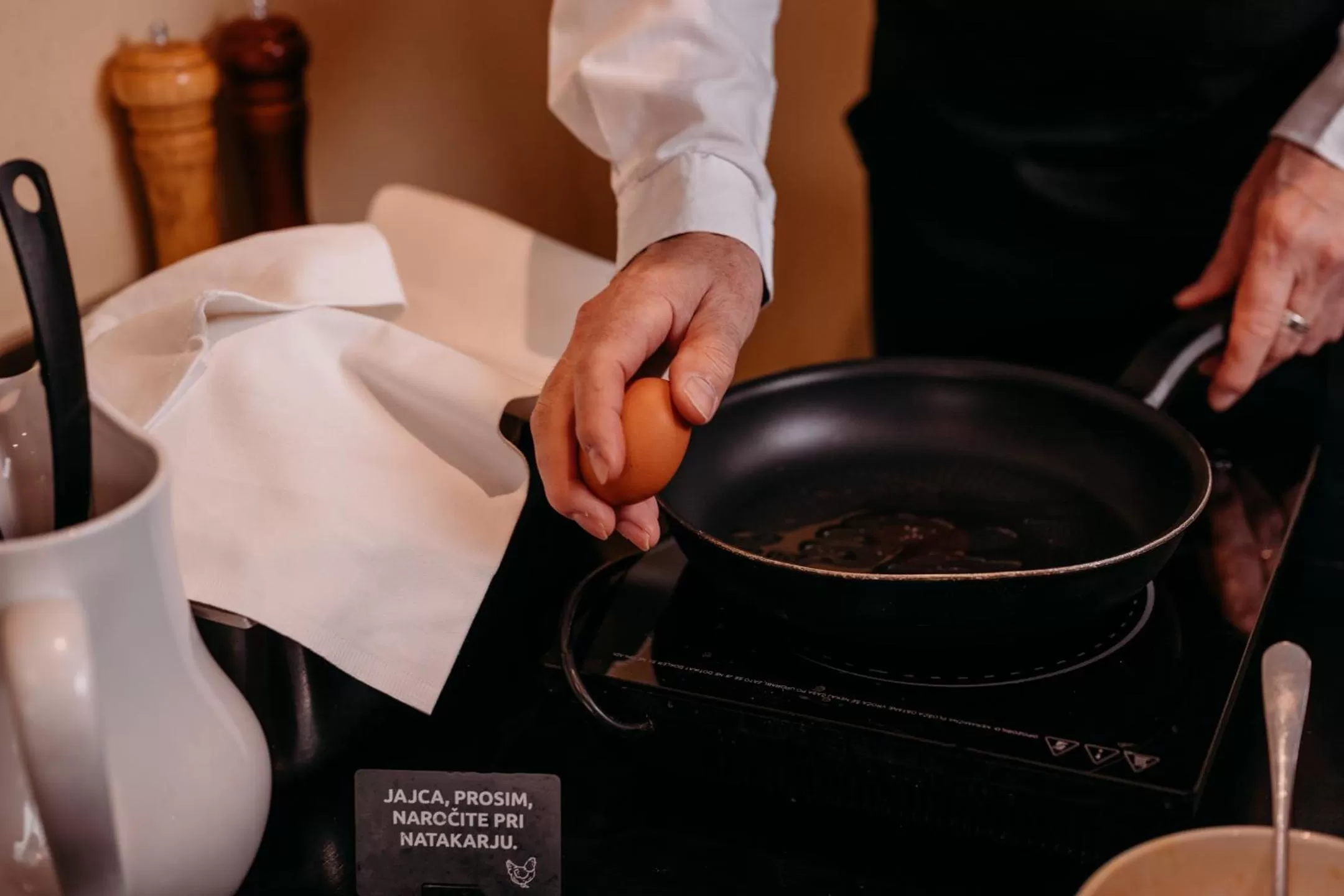 People in Hotel Kunst