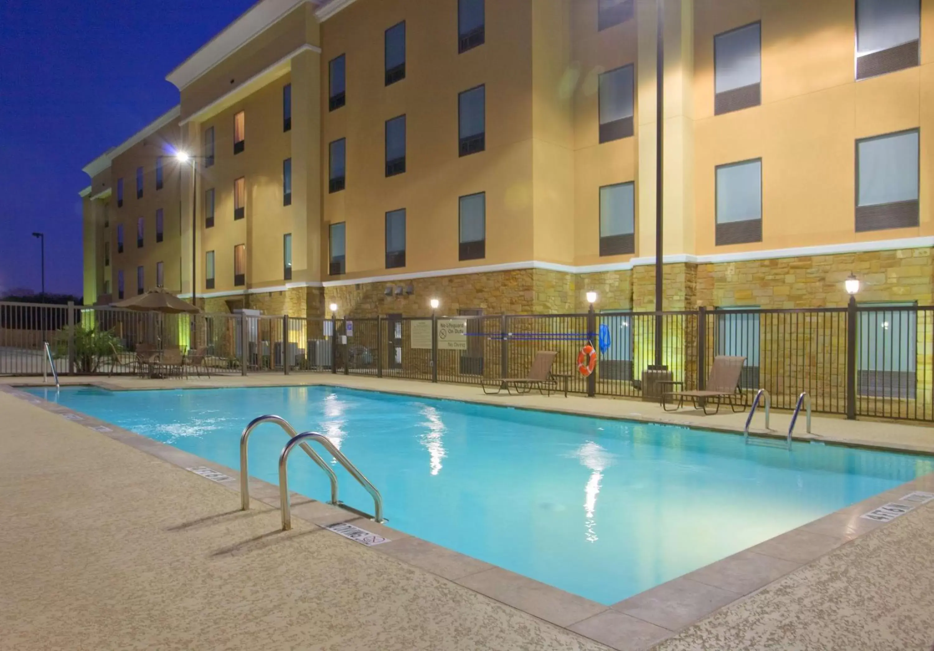 Pool view in Hampton Inn & Suites New Braunfels Pool view in Hampton Inn & Suites New Braunfels
