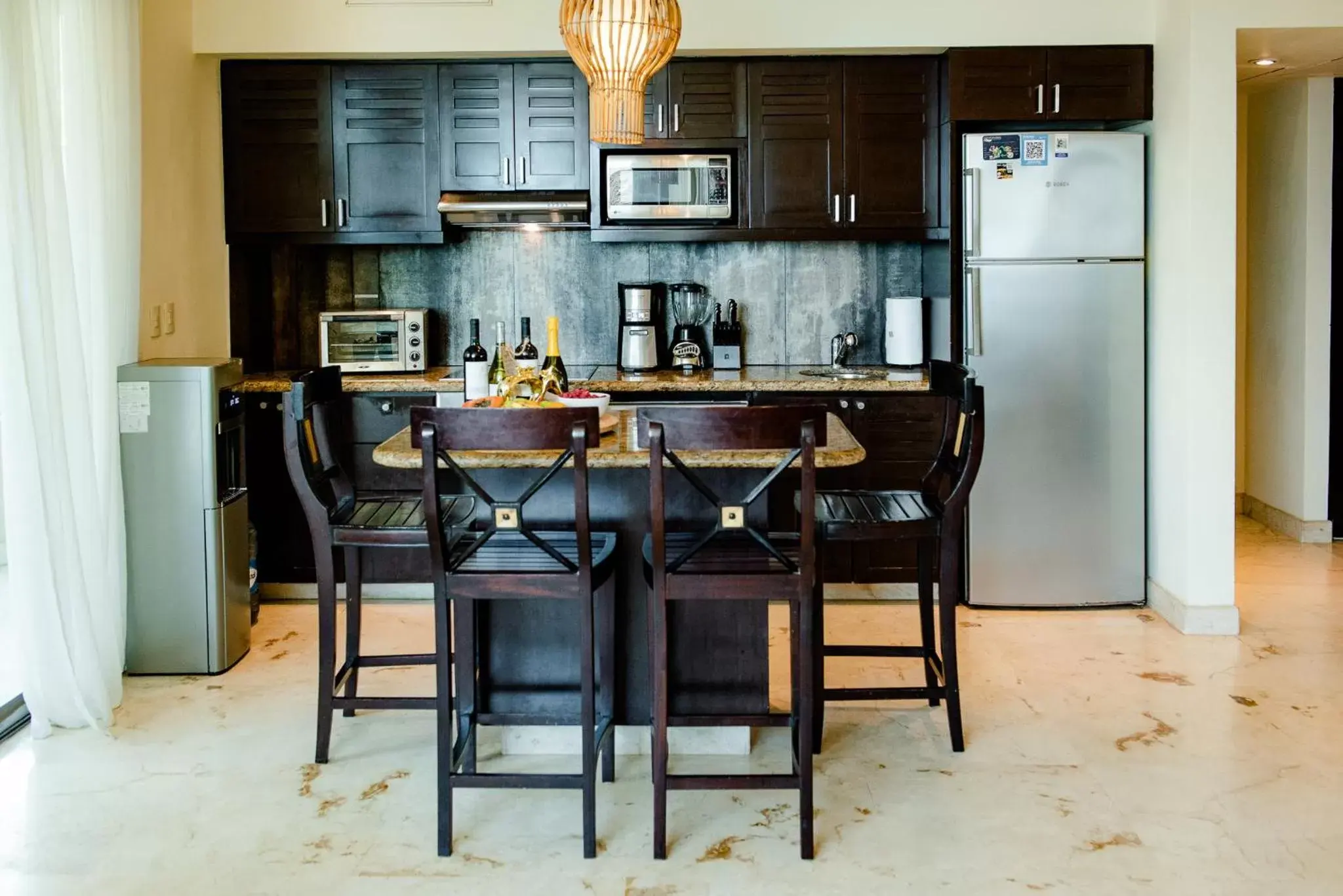 Dining area, Kitchen/Kitchenette in El Taj Oceanfront and Beachside Condo Hotel