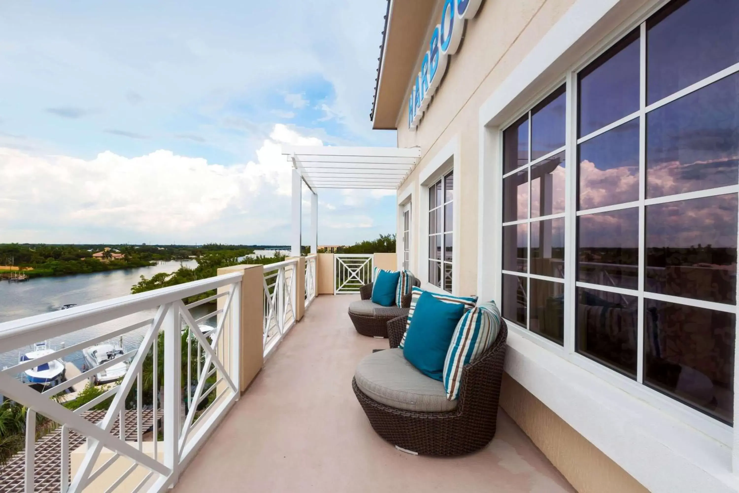 Property building, Balcony/Terrace in Wyndham Grand Jupiter at Harbourside Place