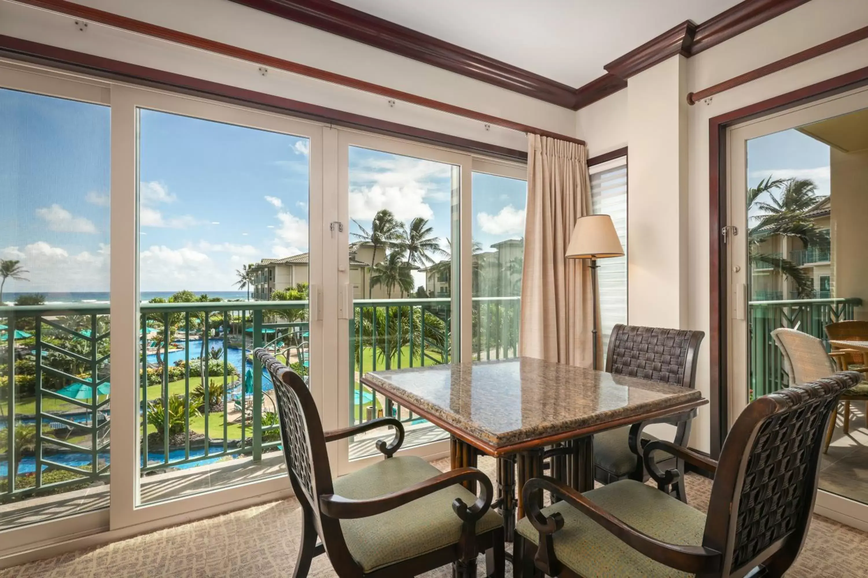 Dining area in Waipouli Beach Resort & Spa Kauai By Outrigger