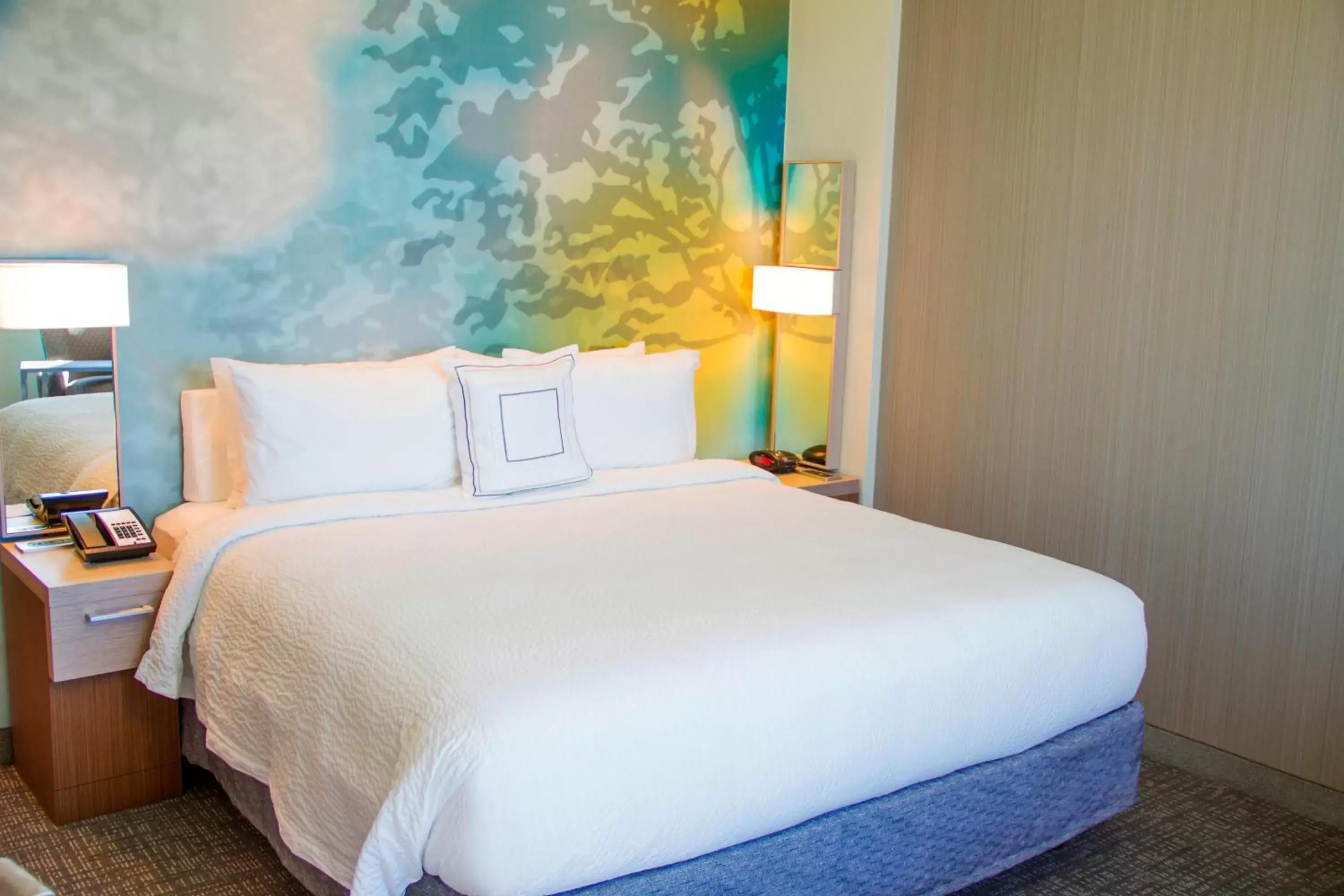 Photo of the whole room, Bed in Courtyard by Marriott Fort Walton Beach-West Destin