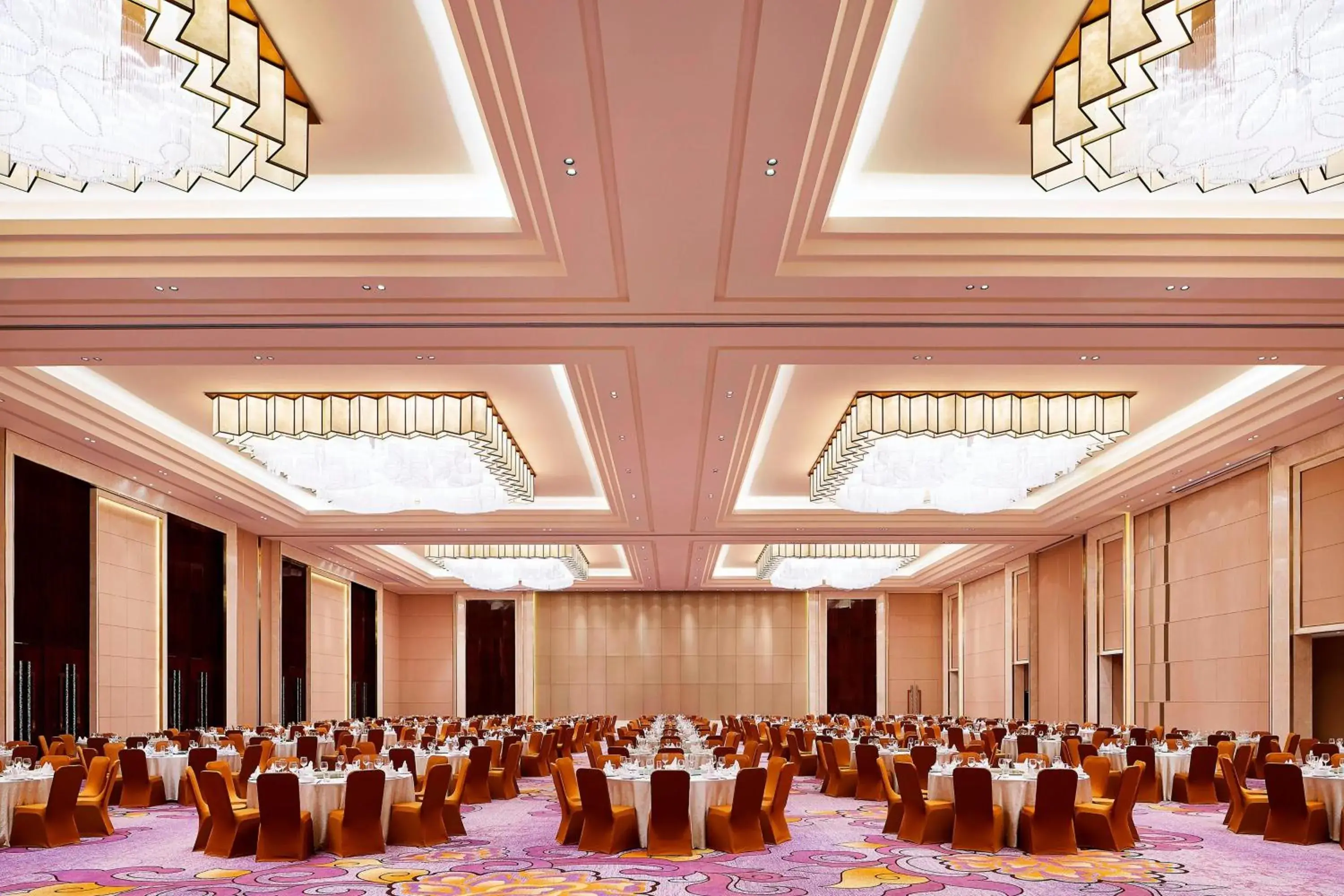 Meeting/conference room, Banquet Facilities in Sheraton Harbin Xiangfang Hotel