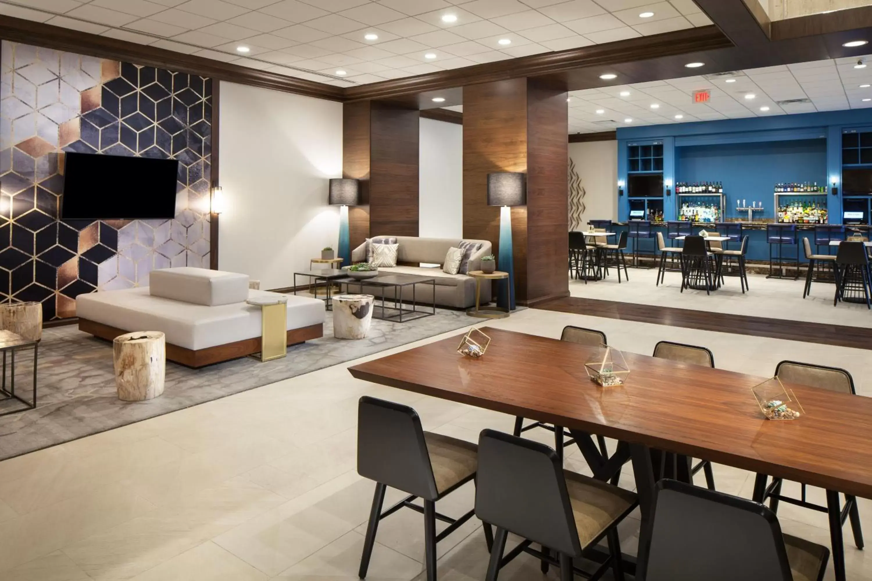 Lobby or reception, Lounge/Bar in The Westin Oaks Houston at the Galleria