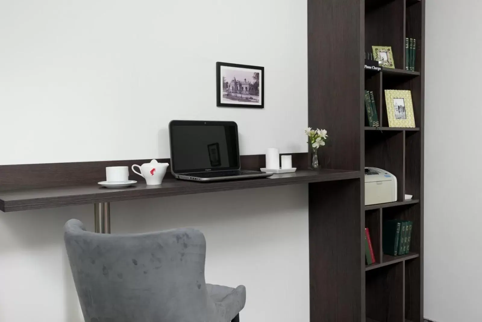 Property building in Thomas Albert Hotel Property building in Thomas Albert Hotel