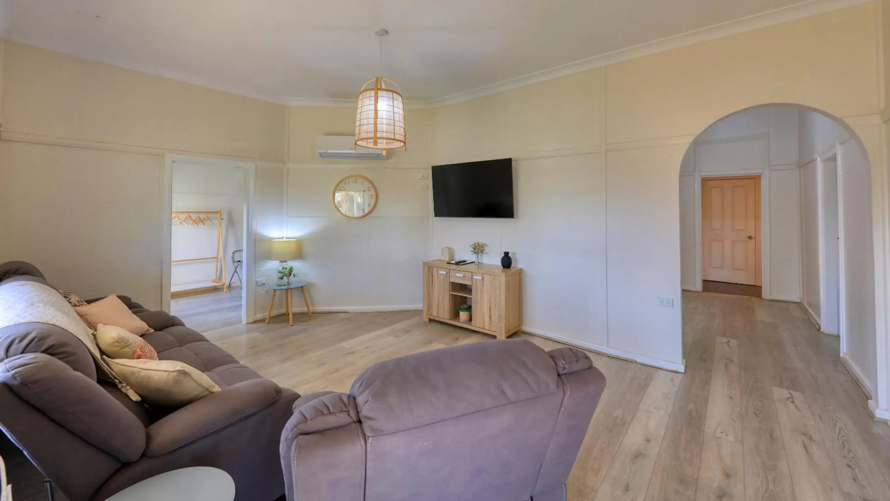 Living room, Seating Area in Castlereagh Lodge Motel