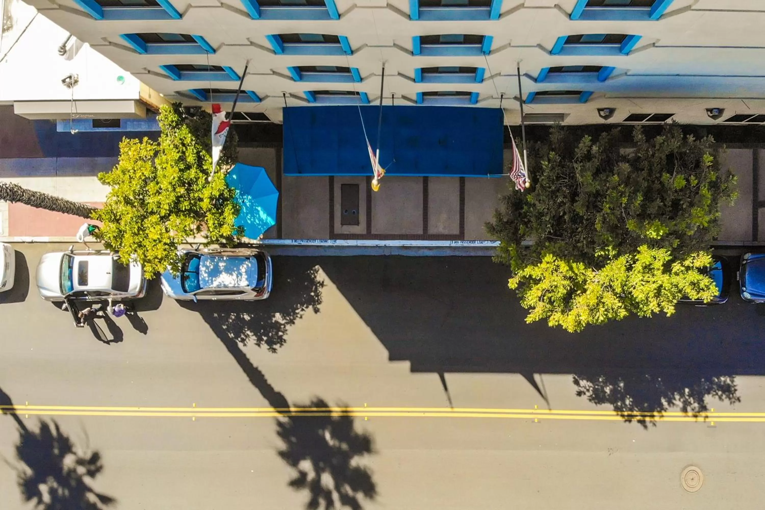 Facade/entrance in Empress Hotel La Jolla