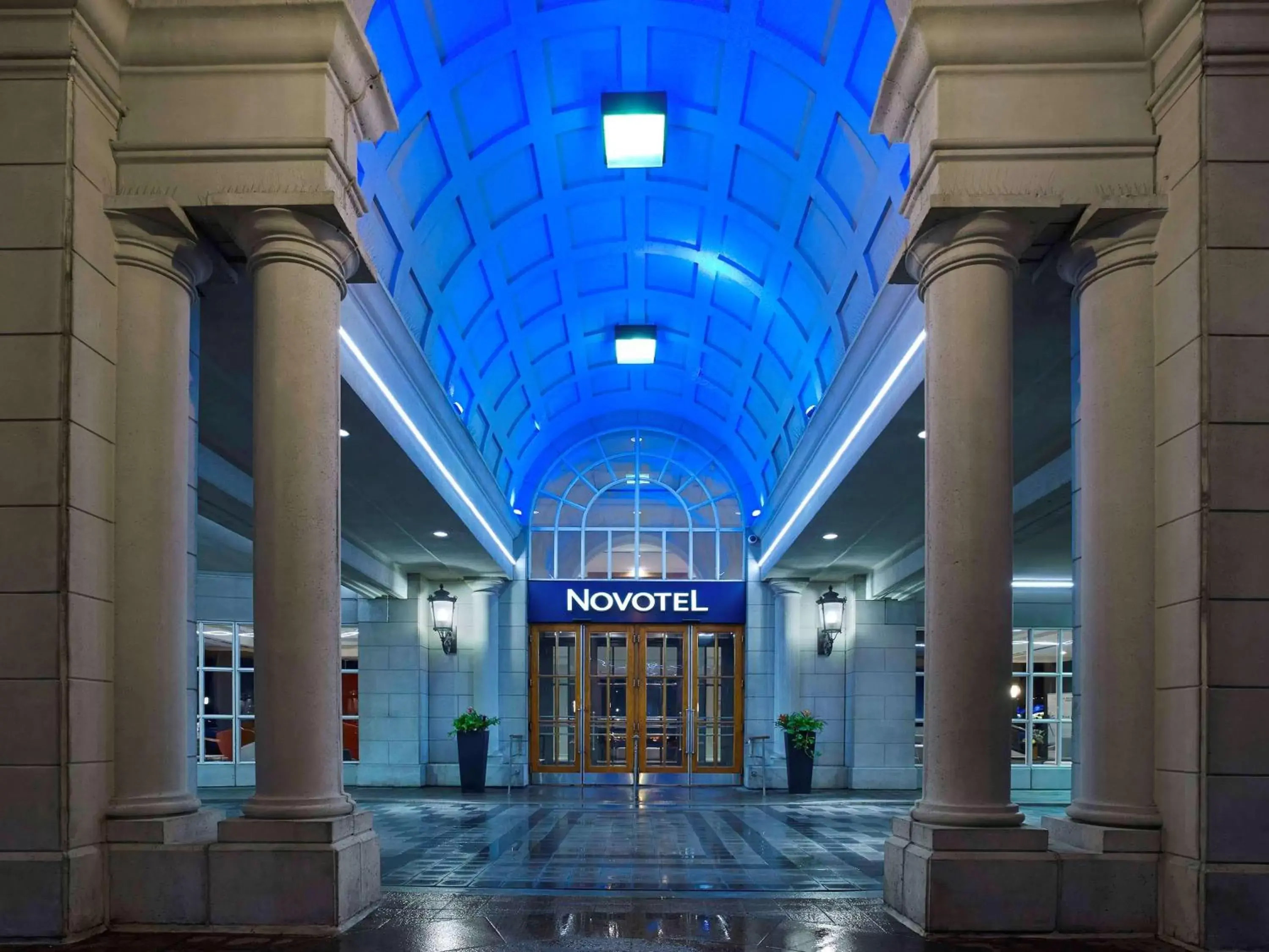 Property building in The Novotel Toronto Centre