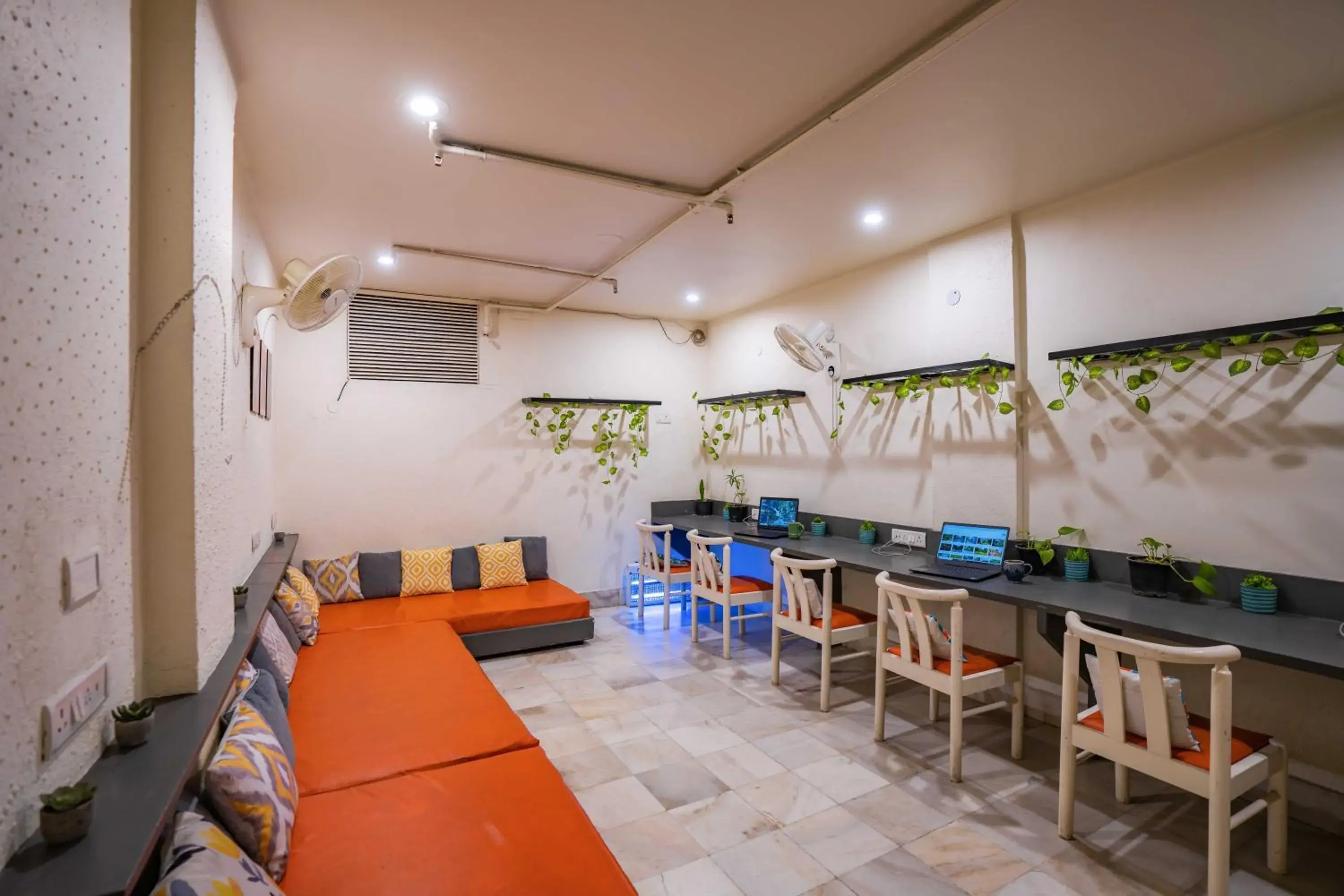 Living room, Restaurant/Places to Eat in Zostel Delhi Hostel