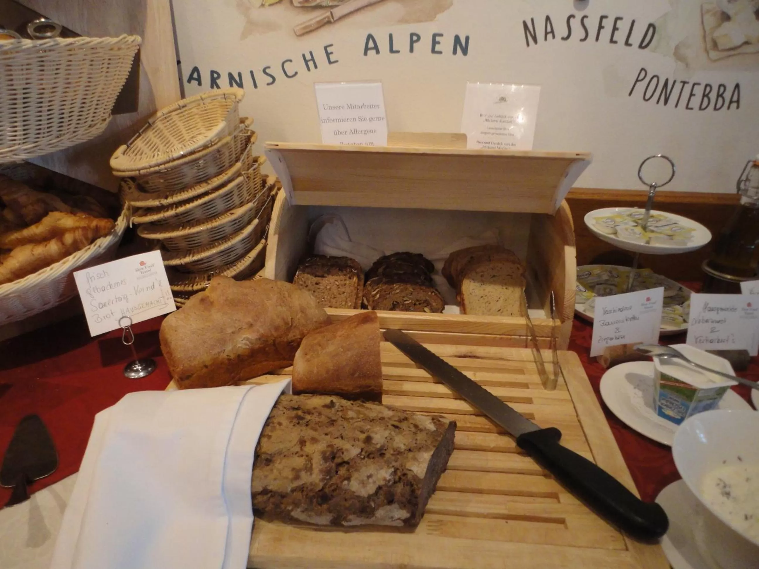 Buffet breakfast in Hotel Schloss Lerchenhof