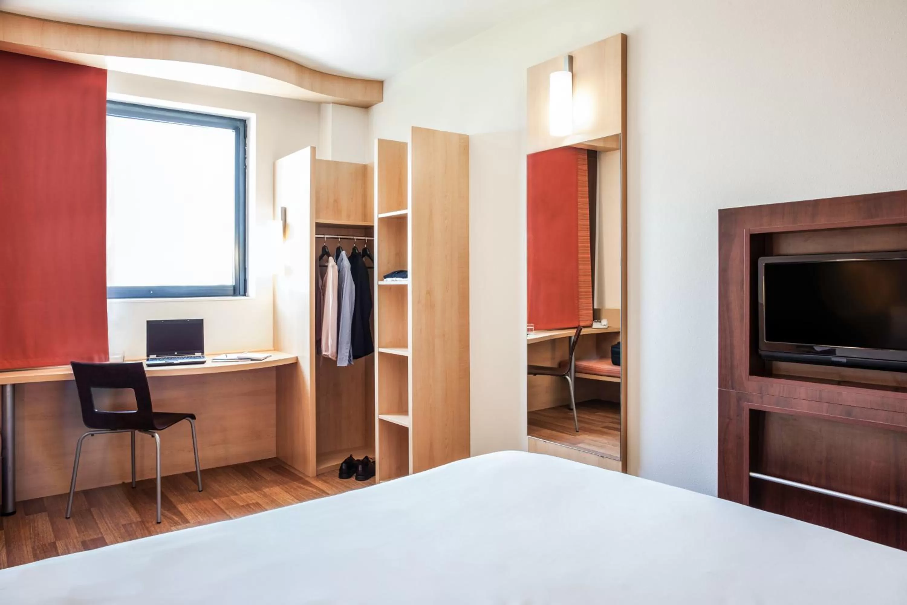 Bedroom, Bed in Ibis Ripollet