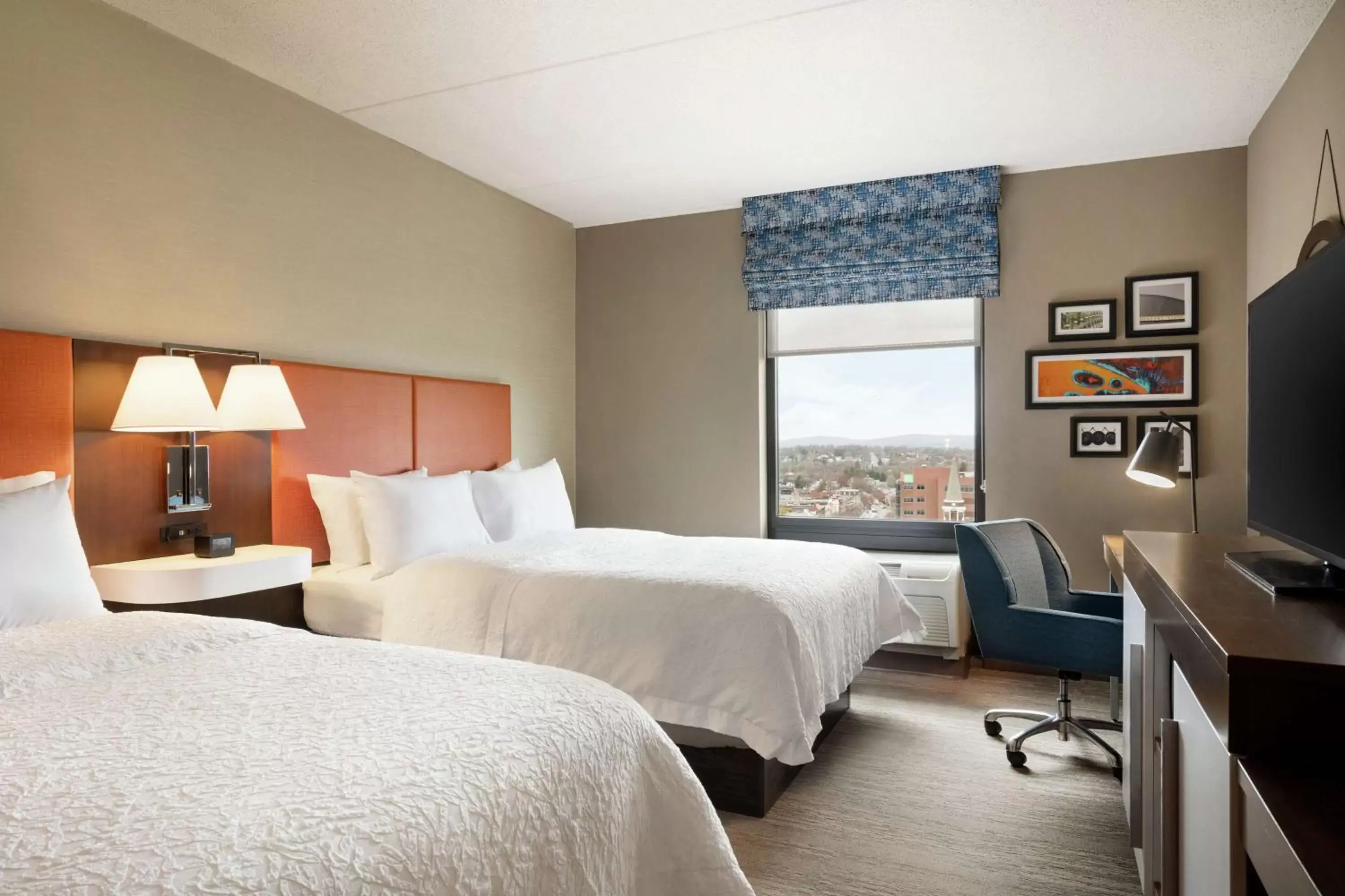 Bedroom, Bed in Hampton Inn & Suites Ephrata - Mountain Springs