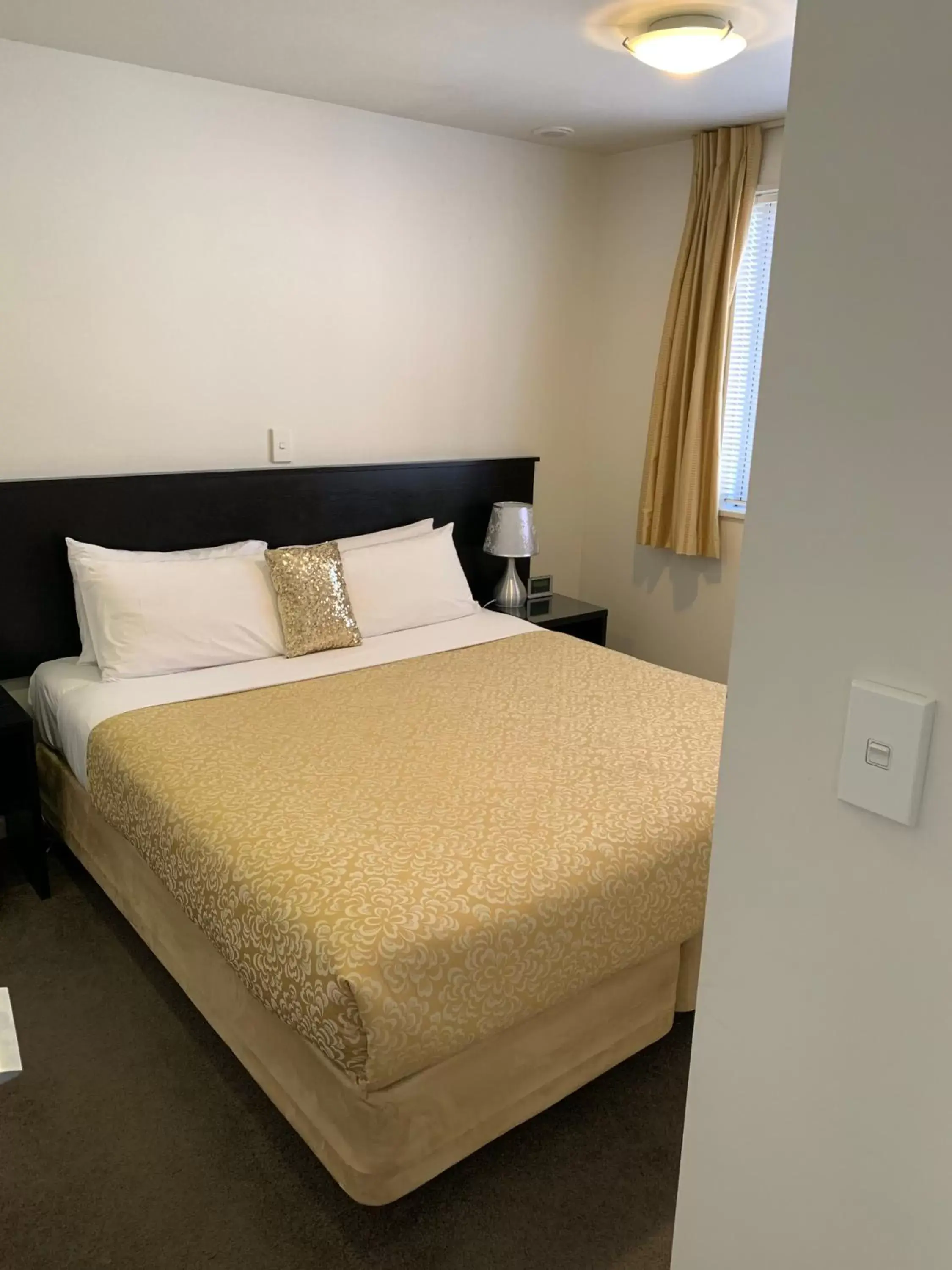 Bedroom, Bed in Salerno Motel Apartments